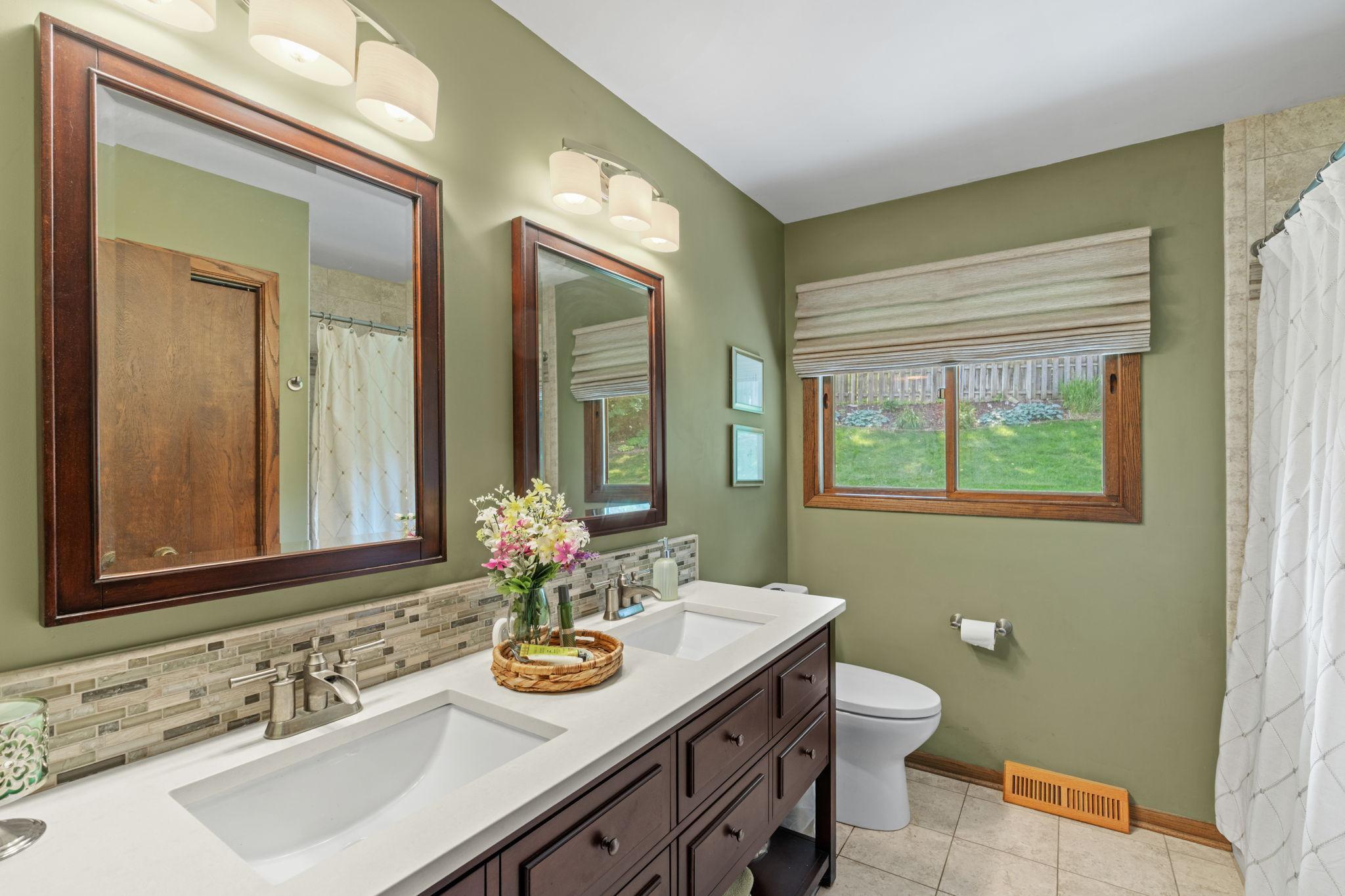 View of Residential at 5986 McKinley Street, Fridley MN 55432, Fridley (17 of 22) - Mike Wilen | Minnesota Team Real Estate
