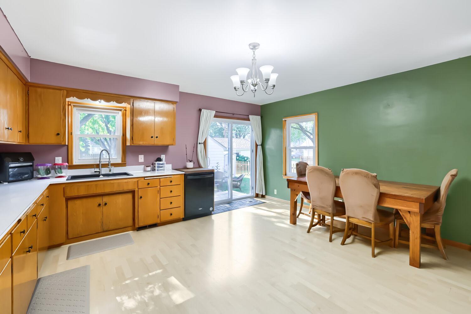 View of Residential at 824 6th Avenue, South Saint Paul MN 55075, South Saint Paul (8 of 28) - Mike Wilen | Minnesota Team Real Estate
