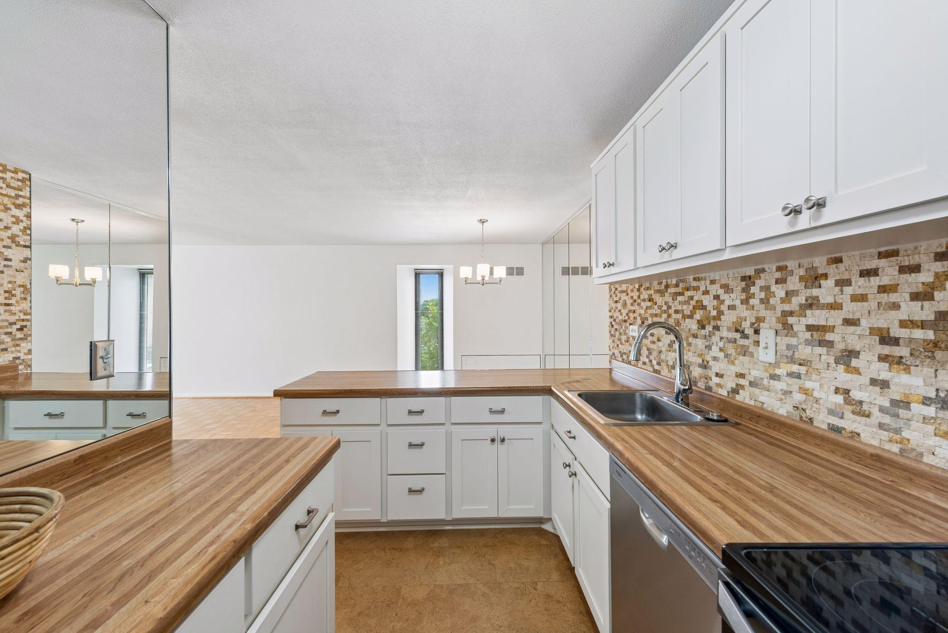 View of Residential at 19 1st Street #B202, Minneapolis MN 55401, Minneapolis (6 of 75) - Mike Wilen | Minnesota Team Real Estate