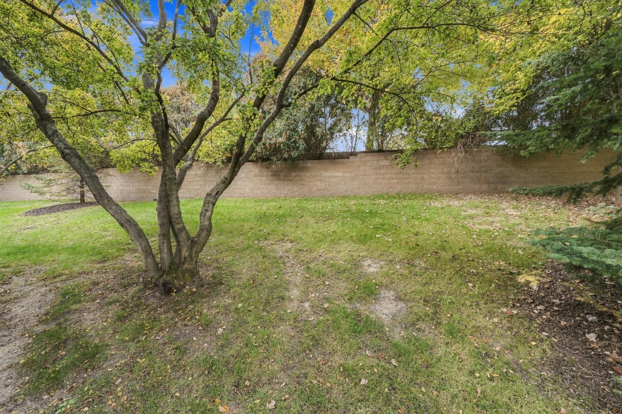View of Residential at 556 Willoughby Way, Minnetonka MN 55305, Minnetonka (39 of 52) - Mike Wilen | Minnesota Team Real Estate
