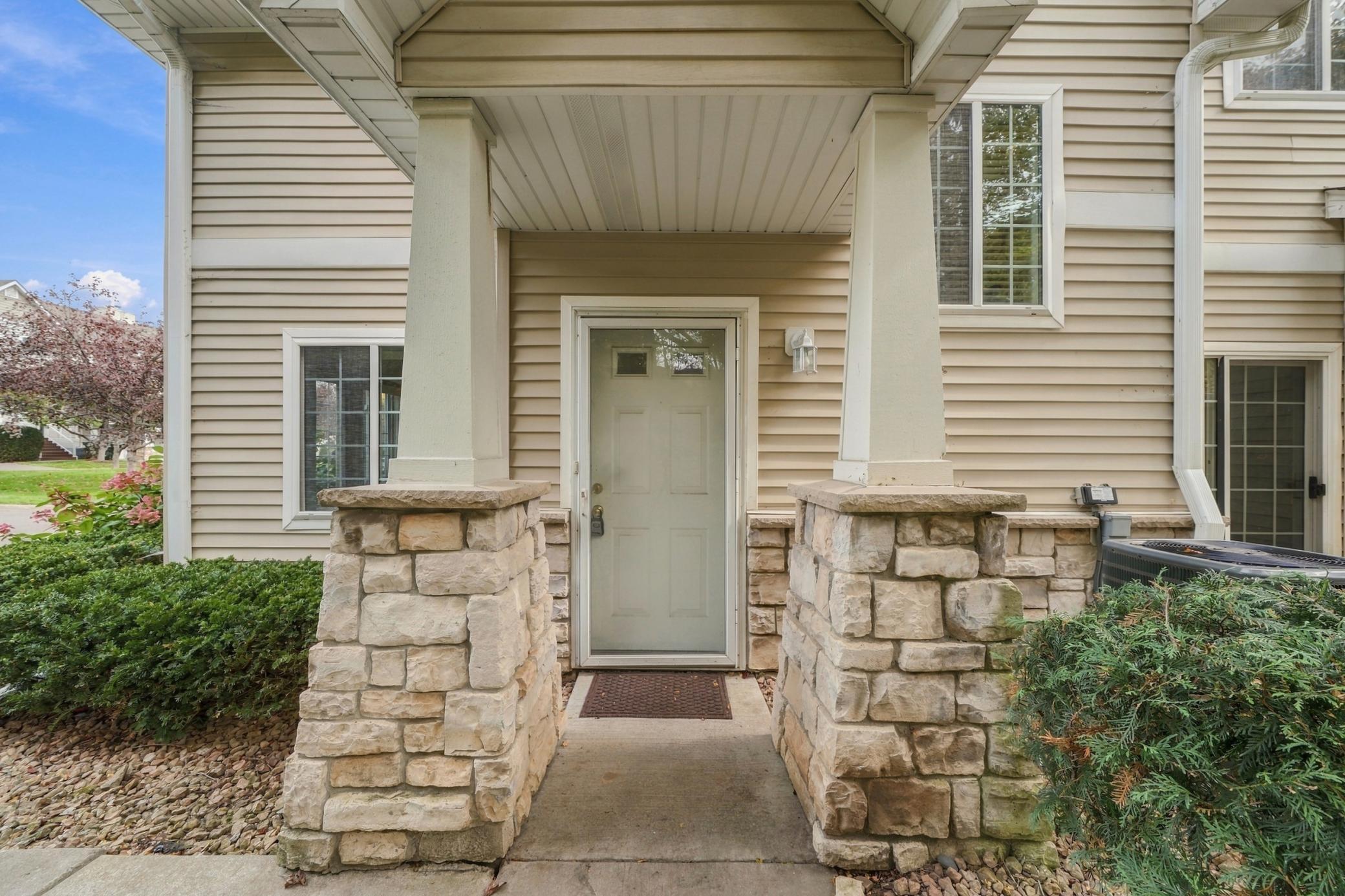 View of Residential at 556 Willoughby Way, Minnetonka MN 55305, Minnetonka (49 of 52) - Mike Wilen | Minnesota Team Real Estate