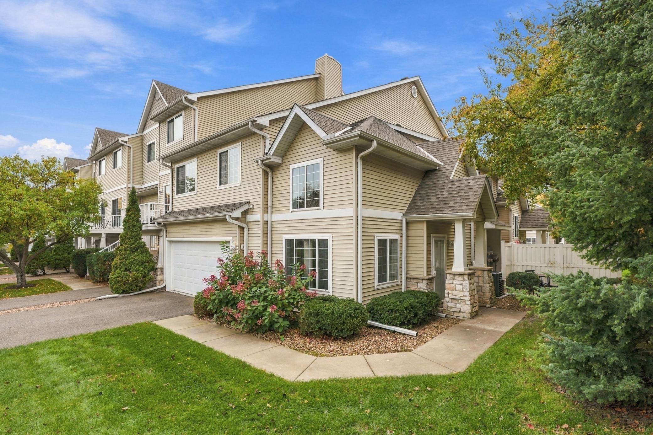 View of Residential at 556 Willoughby Way, Minnetonka MN 55305, Minnetonka (2 of 52) - Mike Wilen | Minnesota Team Real Estate