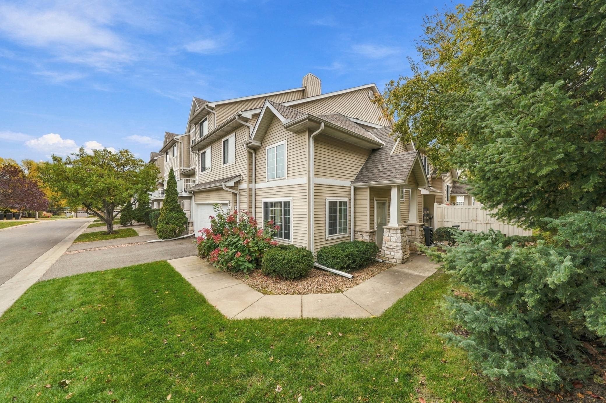 View of Residential at 556 Willoughby Way, Minnetonka MN 55305, Minnetonka (46 of 52) - Mike Wilen | Minnesota Team Real Estate