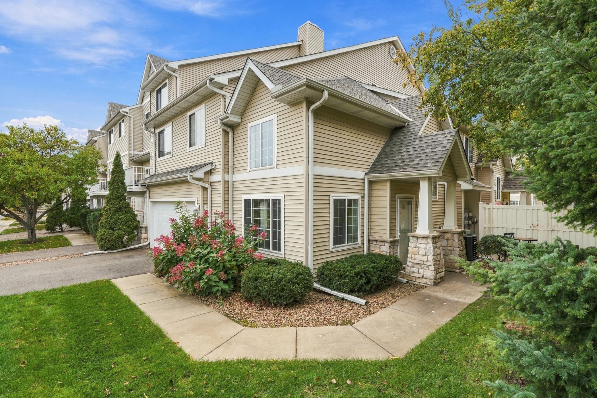 View of Residential at 556 Willoughby Way, Minnetonka MN 55305, Minnetonka (45 of 52) - Mike Wilen | Minnesota Team Real Estate