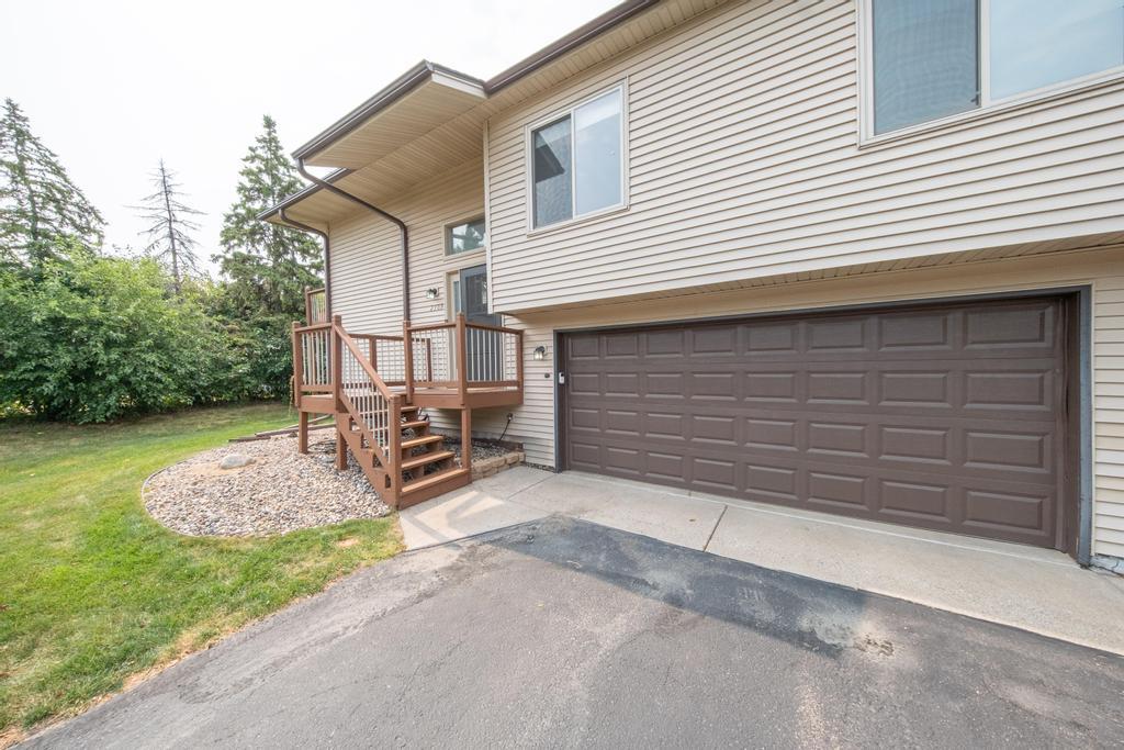 View of Residential at 2309 Amberwood Drive, Woodbury MN 55125, Woodbury (5 of 47) - Mike Wilen | Minnesota Team Real Estate