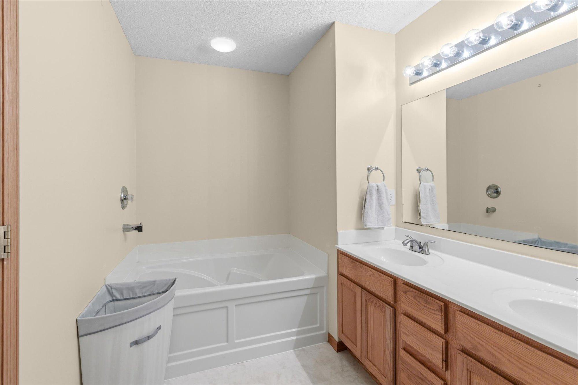 View of Residential at 906 Village Parkway, Circle Pines MN 55014, Circle Pines (12 of 31) - Mike Wilen | Minnesota Team Real Estate