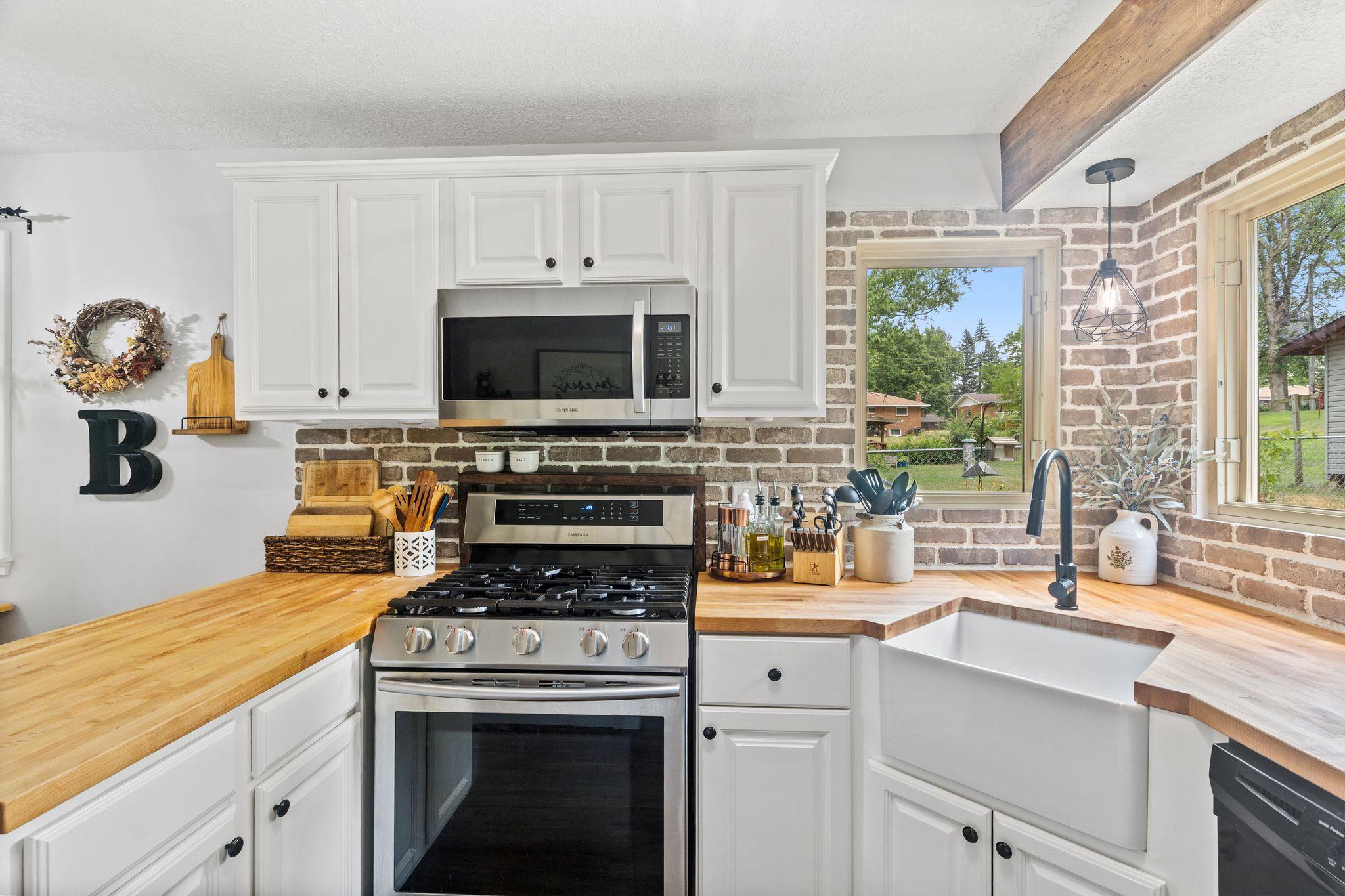 View of Residential at 1716 County Road C, Maplewood MN 55109, Maplewood (6 of 34) - Mike Wilen | Minnesota Team Real Estate