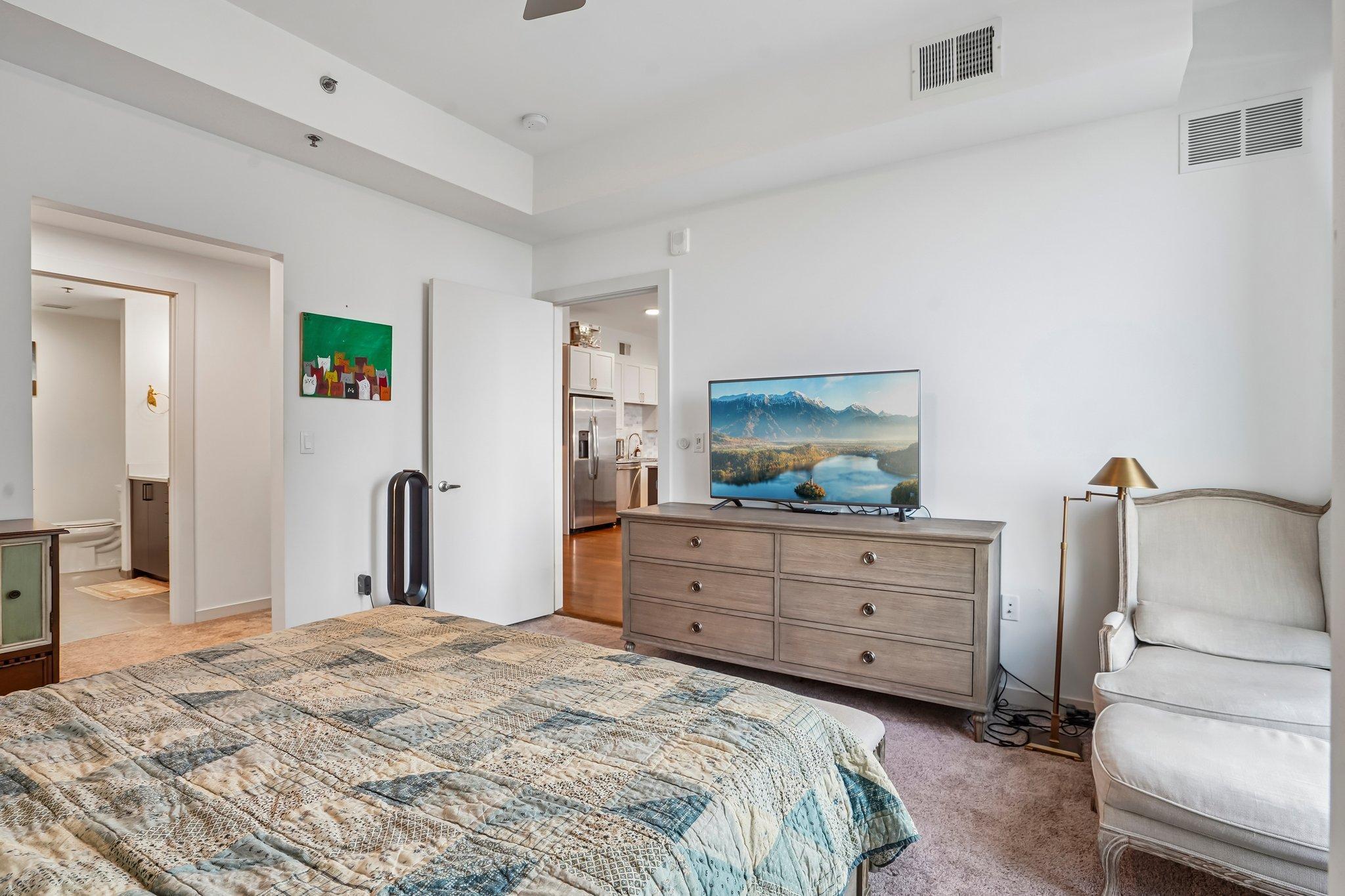 View of Residential at 1240 2nd Street #622, Minneapolis MN 55415, Minneapolis (13 of 39) - Mike Wilen | Minnesota Team Real Estate