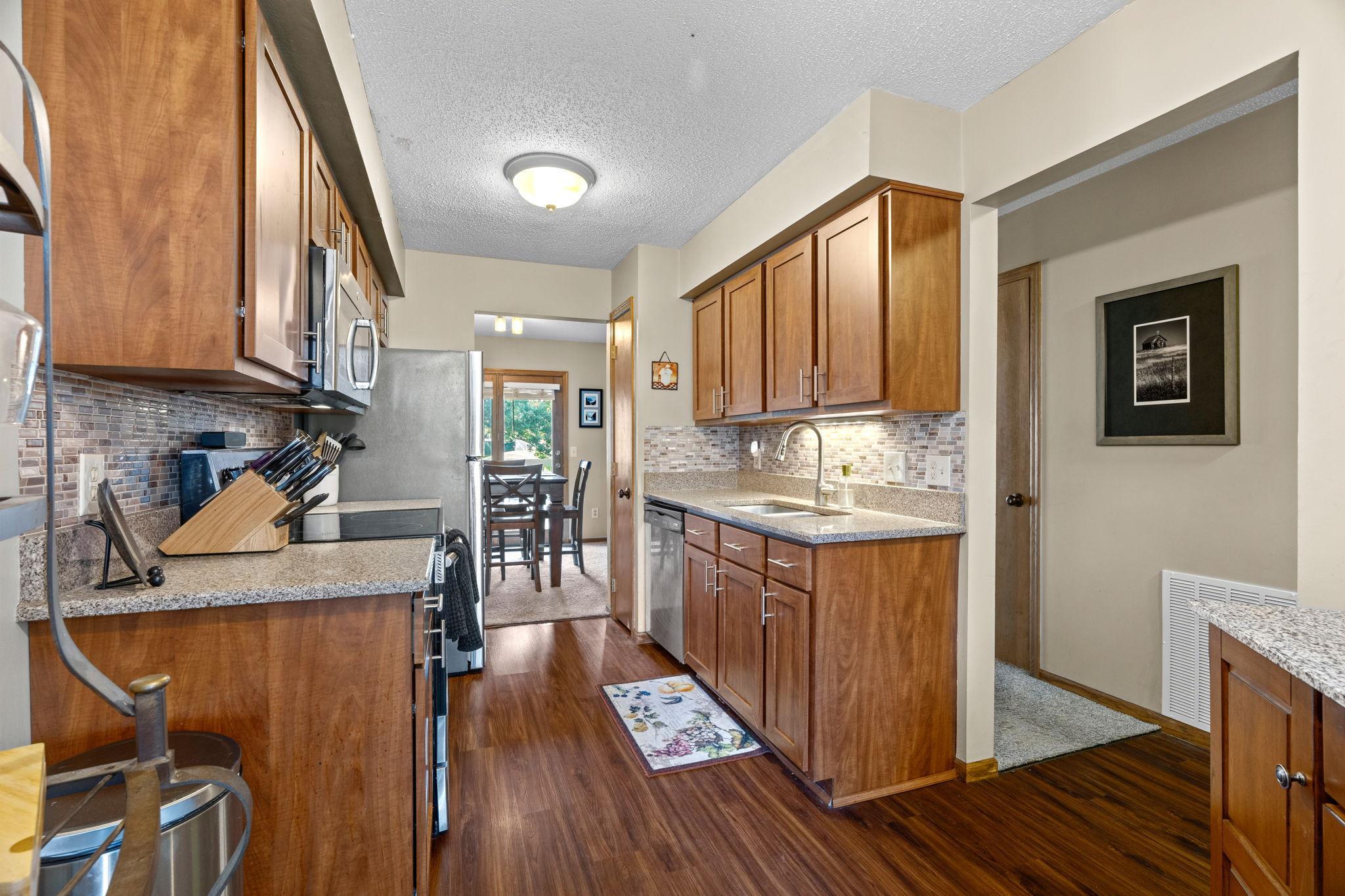 View of Residential at 14309 Bedford Drive, Eden Prairie MN 55346, Eden Prairie (4 of 31) - Mike Wilen | Minnesota Team Real Estate