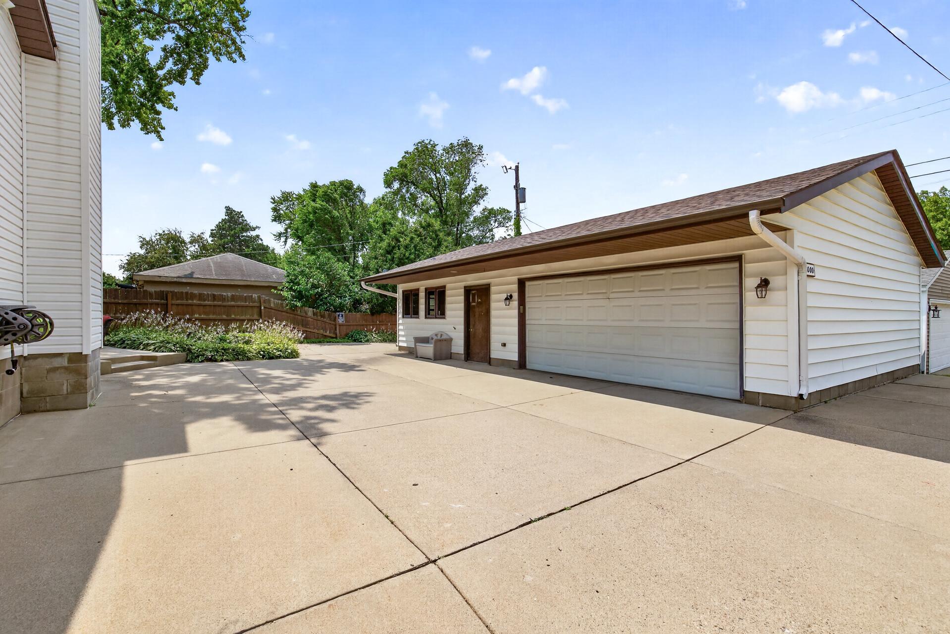 View of Residential at 7000 4th Avenue, Richfield MN 55423, Richfield (26 of 29) - Mike Wilen | Minnesota Team Real Estate