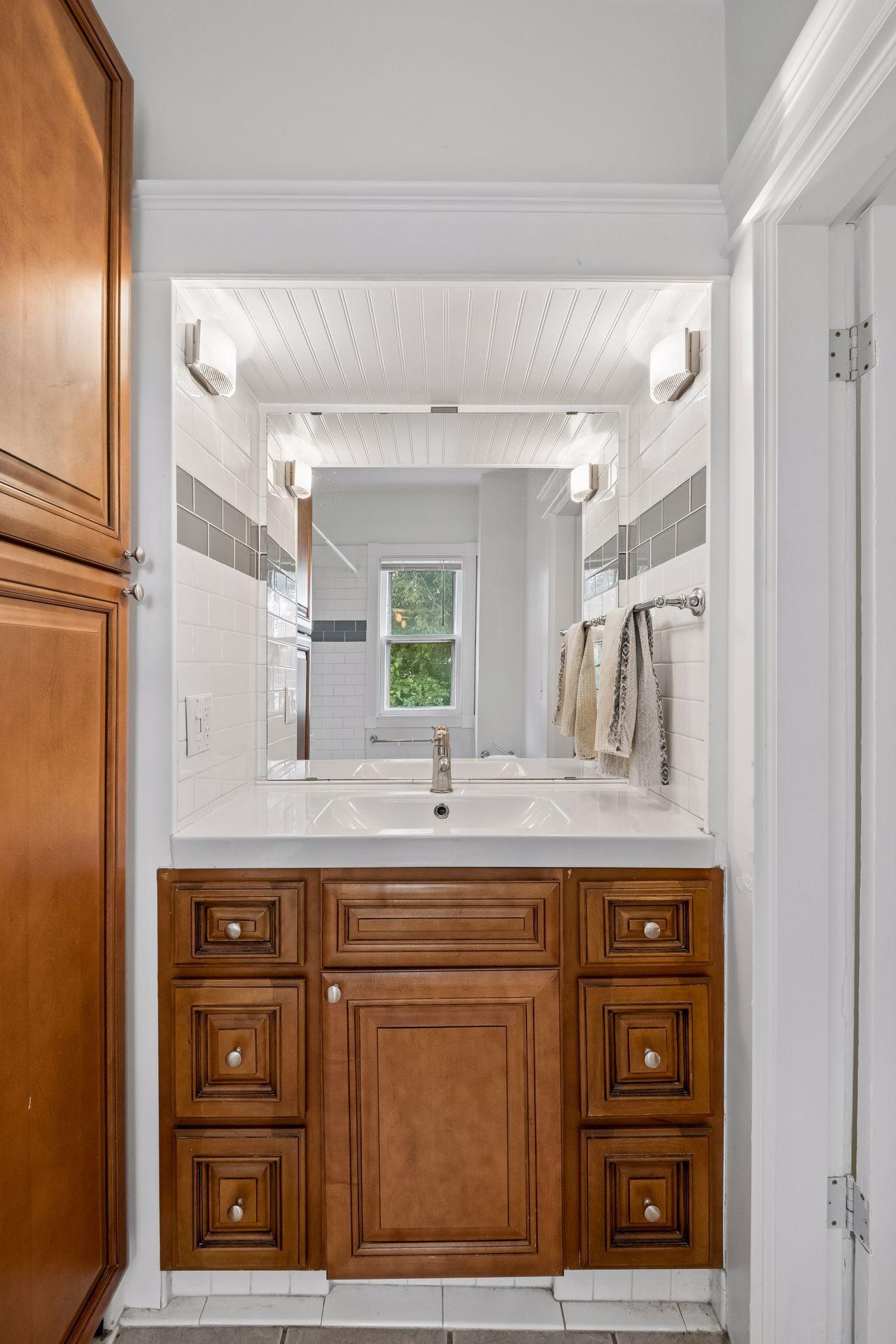 View of Residential Income at 1222 Washington Street, Minneapolis MN 55413, Minneapolis (41 of 48) - Mike Wilen | Minnesota Team Real Estate