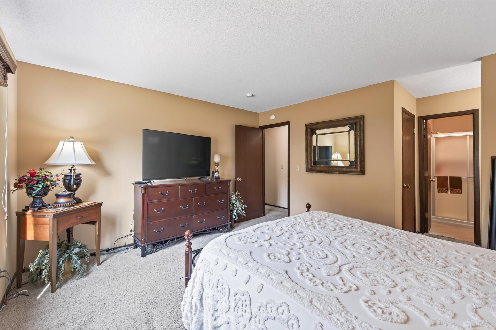 View of Residential at 5217 Balmoral Lane, Bloomington MN 55437, Bloomington (17 of 36) - Mike Wilen | Minnesota Team Real Estate