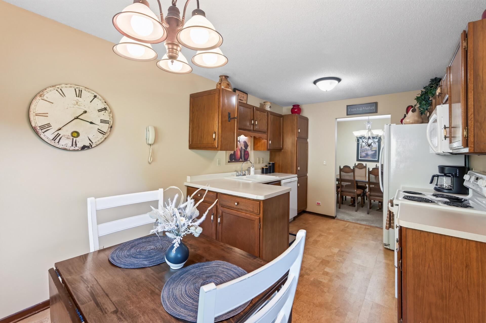 View of Residential at 5217 Balmoral Lane, Bloomington MN 55437, Bloomington (12 of 36) - Mike Wilen | Minnesota Team Real Estate