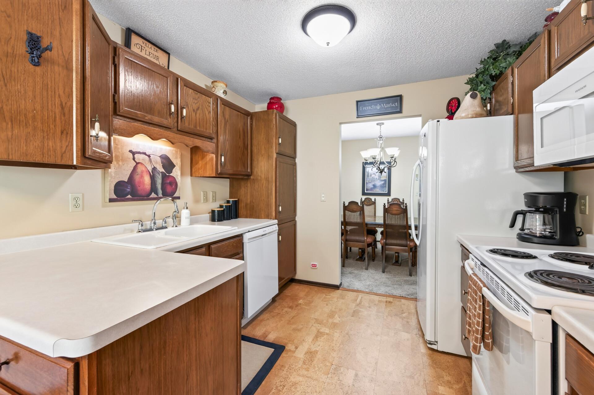 View of Residential at 5217 Balmoral Lane, Bloomington MN 55437, Bloomington (9 of 36) - Mike Wilen | Minnesota Team Real Estate
