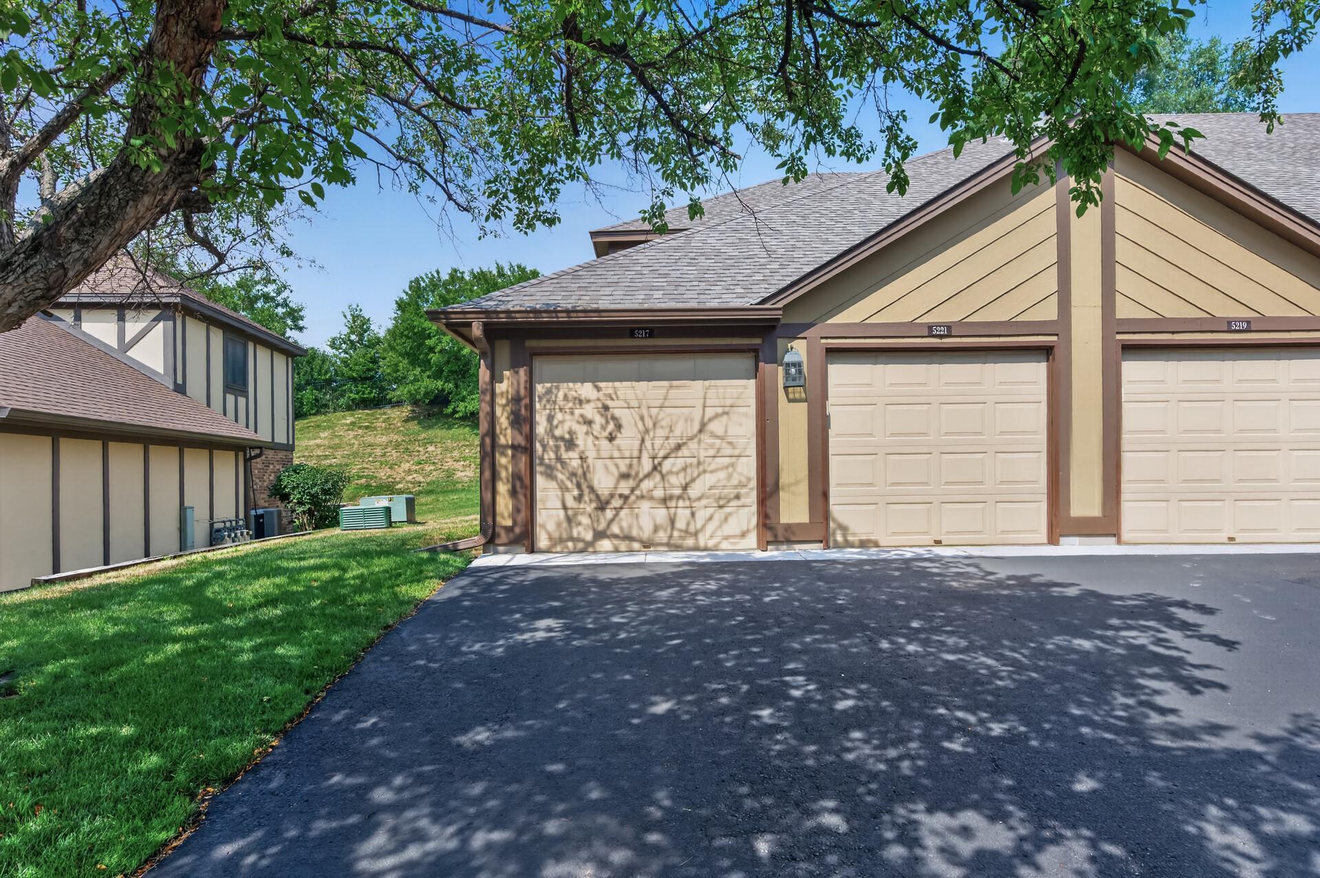 View of Residential at 5217 Balmoral Lane, Bloomington MN 55437, Bloomington (31 of 36) - Mike Wilen | Minnesota Team Real Estate
