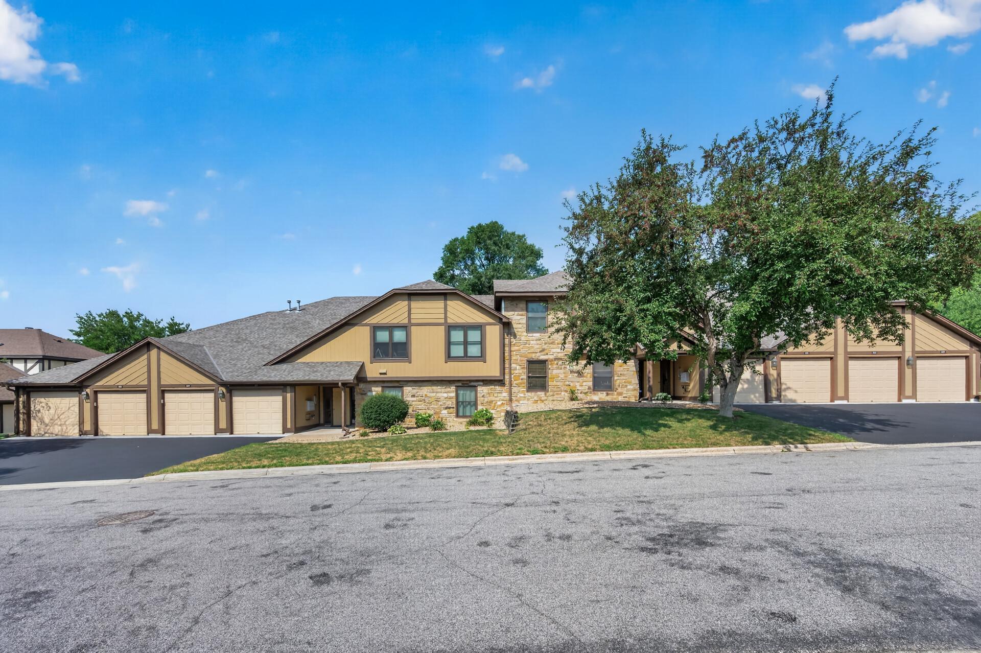 View of Residential at 5217 Balmoral Lane, Bloomington MN 55437, Bloomington (32 of 36) - Mike Wilen | Minnesota Team Real Estate