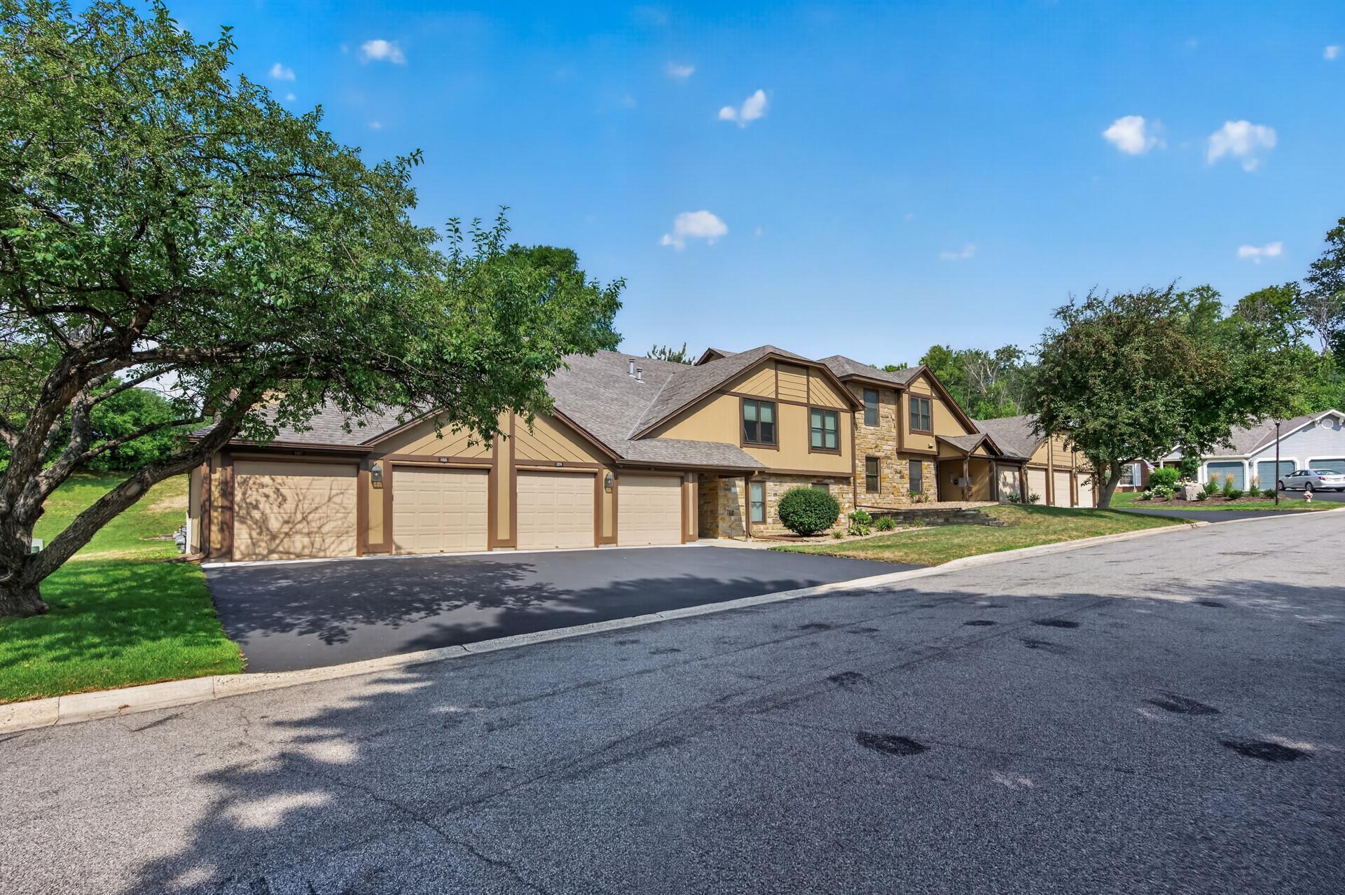 View of Residential at 5217 Balmoral Lane, Bloomington MN 55437, Bloomington (35 of 36) - Mike Wilen | Minnesota Team Real Estate