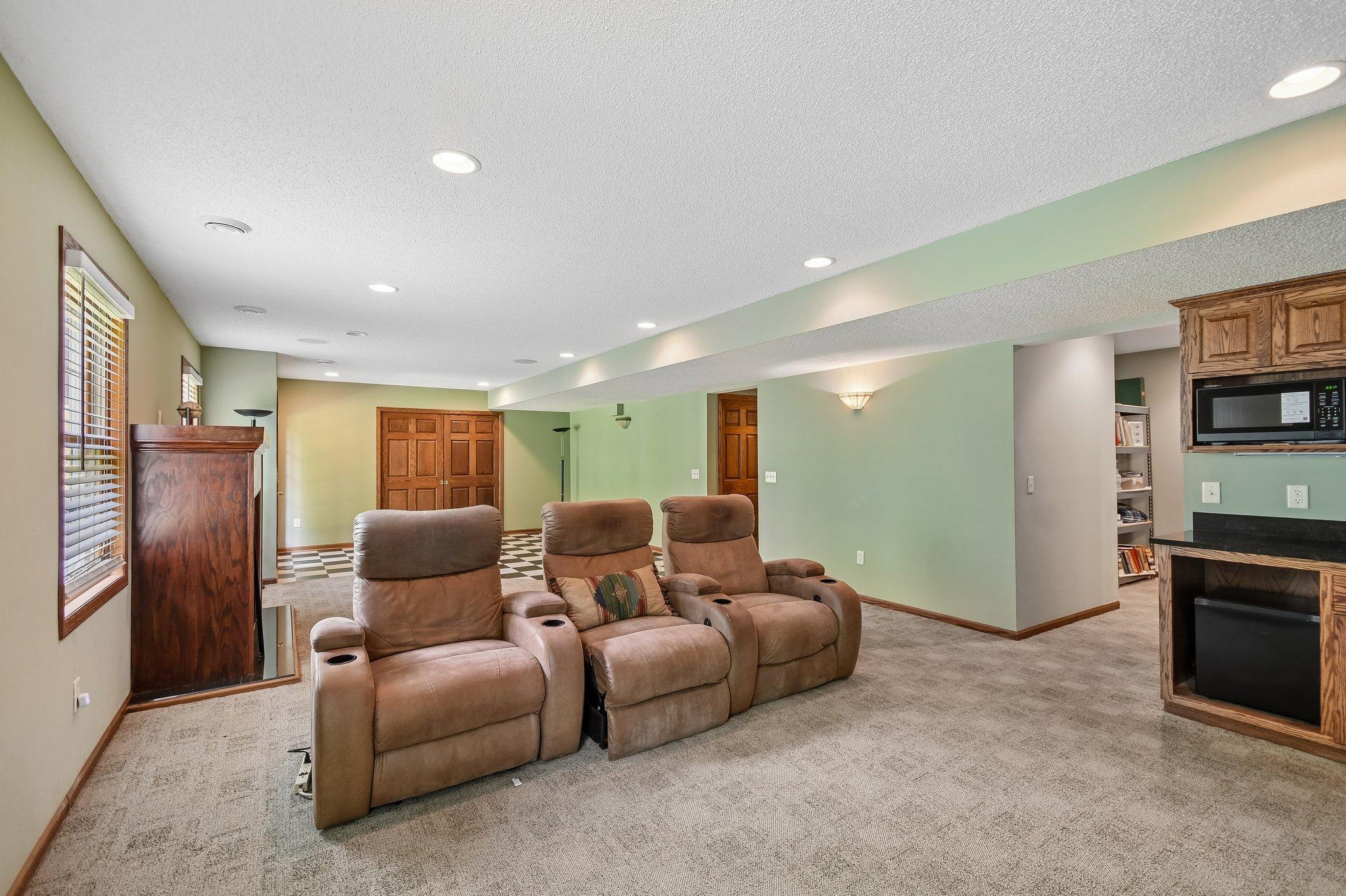 View of Residential at 503 Abbey Way, Mendota Heights MN 55120, Mendota Heights (46 of 58) - Mike Wilen | Minnesota Team Real Estate