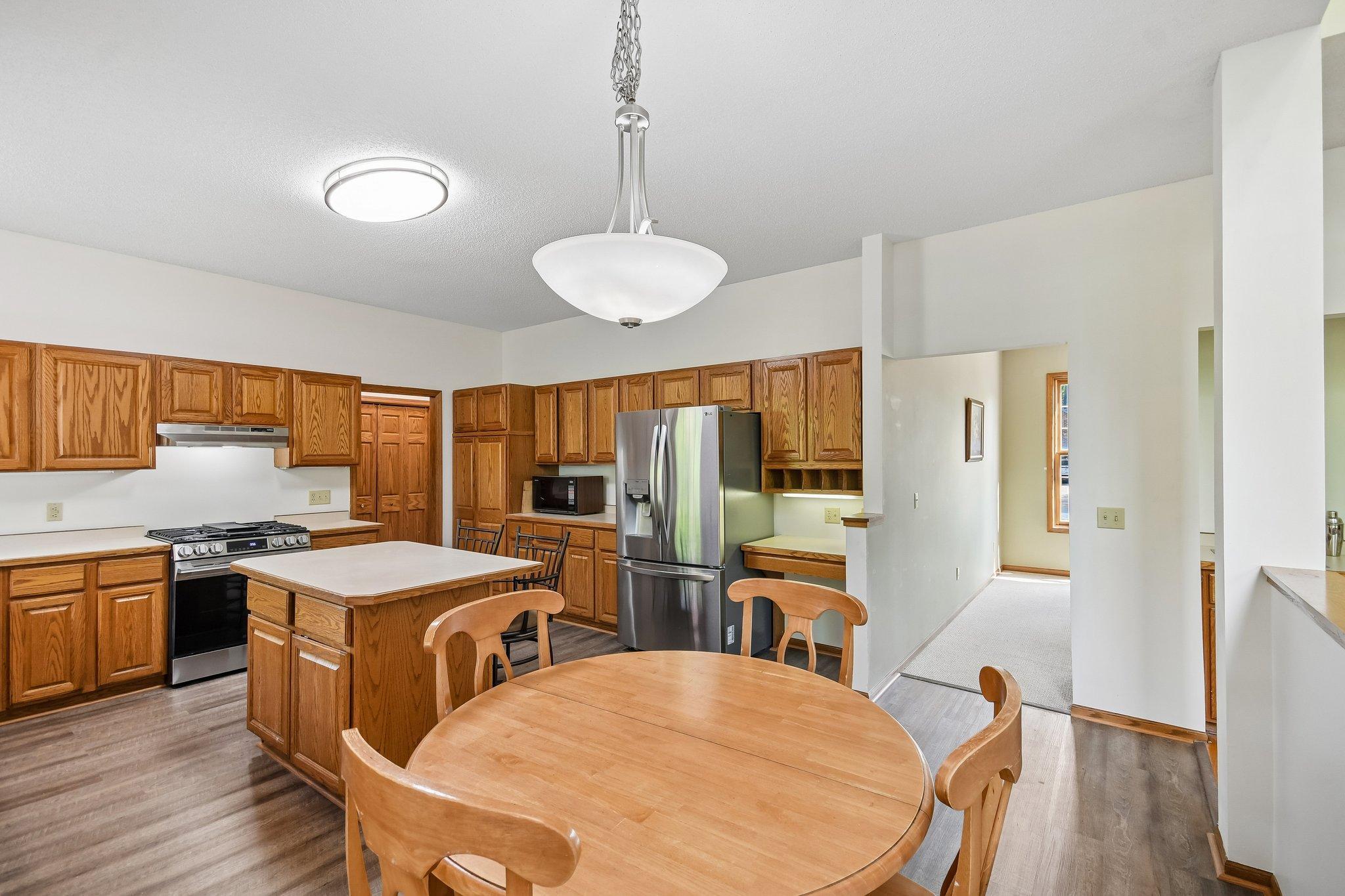 View of Residential at 503 Abbey Way, Mendota Heights MN 55120, Mendota Heights (14 of 58) - Mike Wilen | Minnesota Team Real Estate