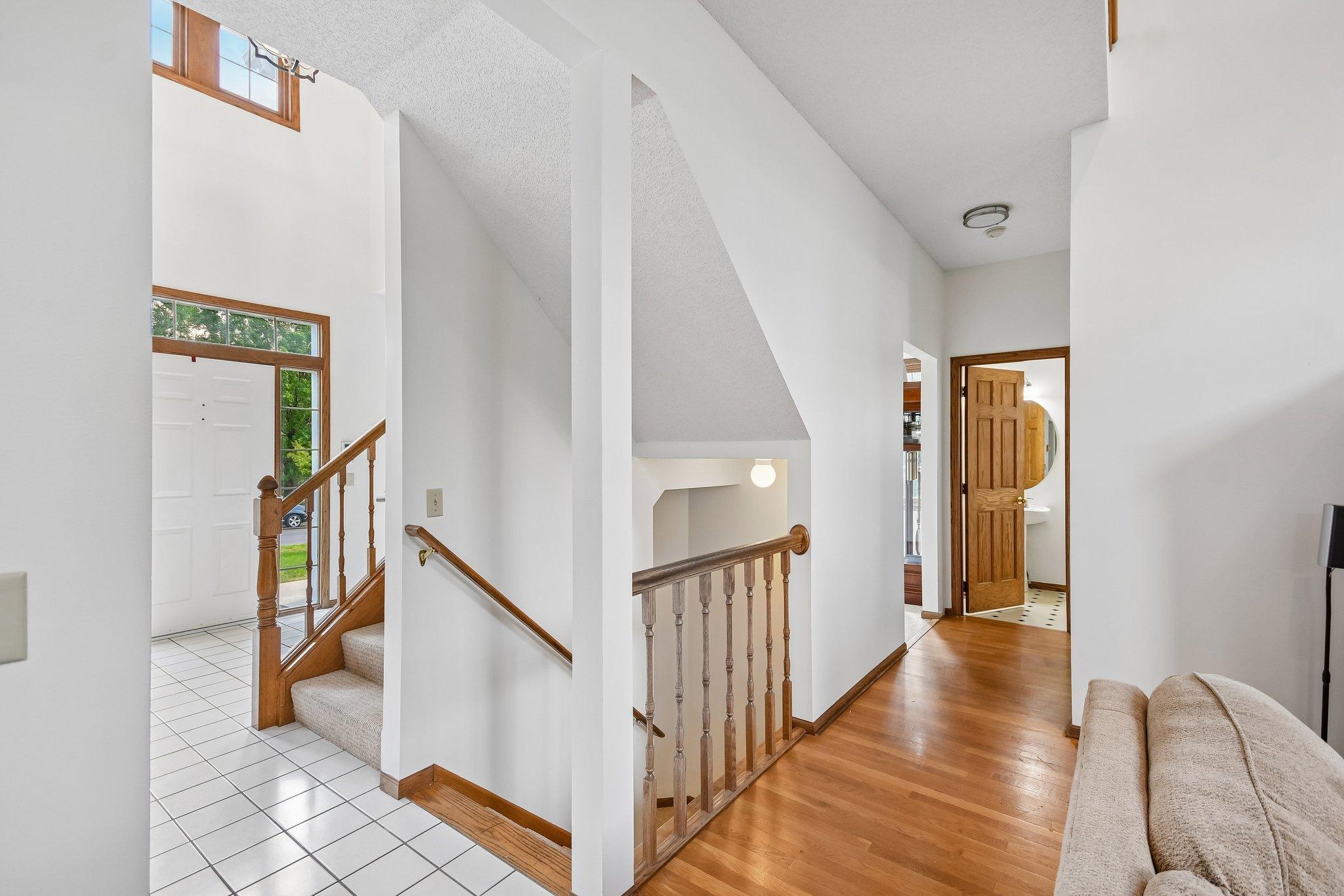 View of Residential at 503 Abbey Way, Mendota Heights MN 55120, Mendota Heights (12 of 58) - Mike Wilen | Minnesota Team Real Estate
