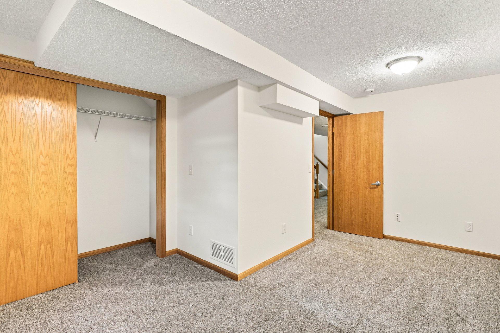 View of Residential at 13412 Arden Circle, Burnsville MN 55337, Burnsville (26 of 42) - Mike Wilen | Minnesota Team Real Estate