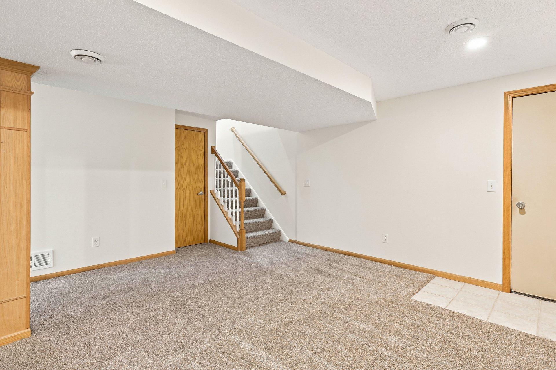 View of Residential at 13412 Arden Circle, Burnsville MN 55337, Burnsville (16 of 42) - Mike Wilen | Minnesota Team Real Estate