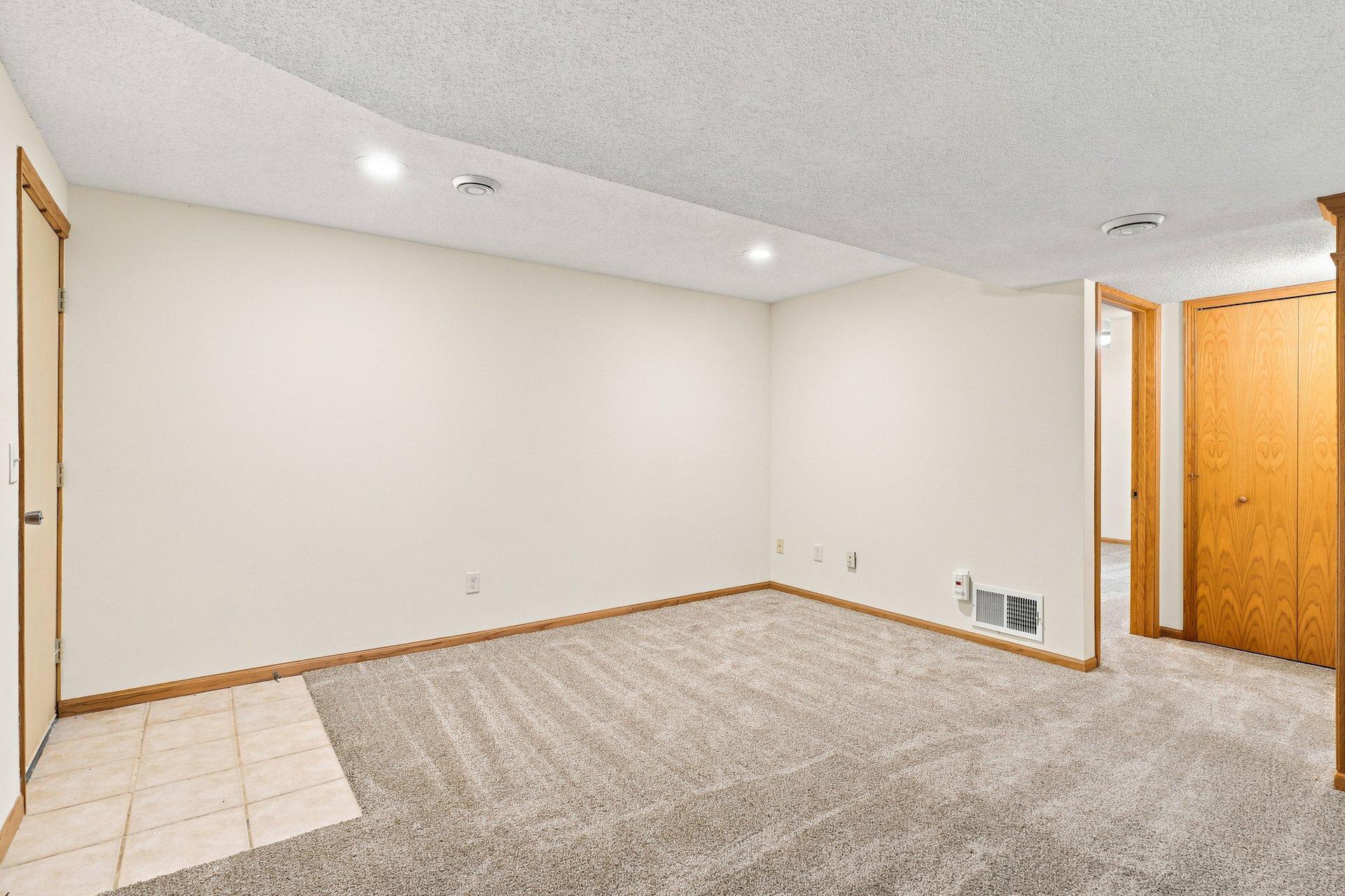 View of Residential at 13412 Arden Circle, Burnsville MN 55337, Burnsville (15 of 42) - Mike Wilen | Minnesota Team Real Estate