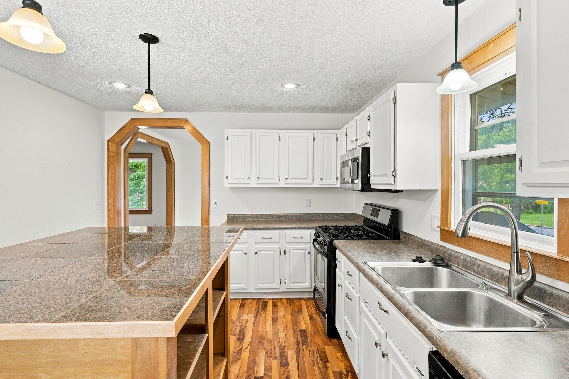View of Residential at 13412 Arden Circle, Burnsville MN 55337, Burnsville (8 of 42) - Mike Wilen | Minnesota Team Real Estate