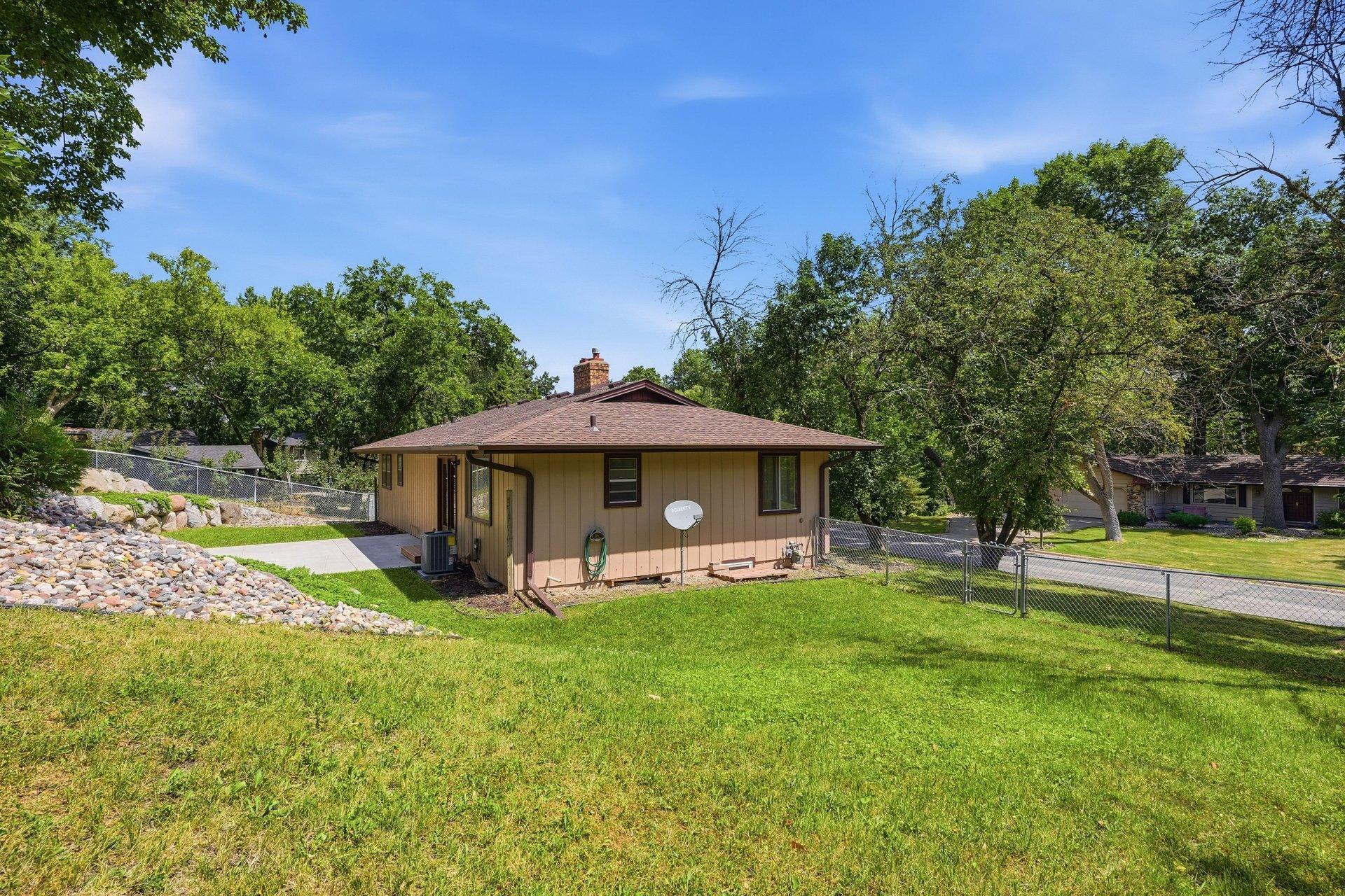 View of Residential at 13412 Arden Circle, Burnsville MN 55337, Burnsville (36 of 42) - Mike Wilen | Minnesota Team Real Estate