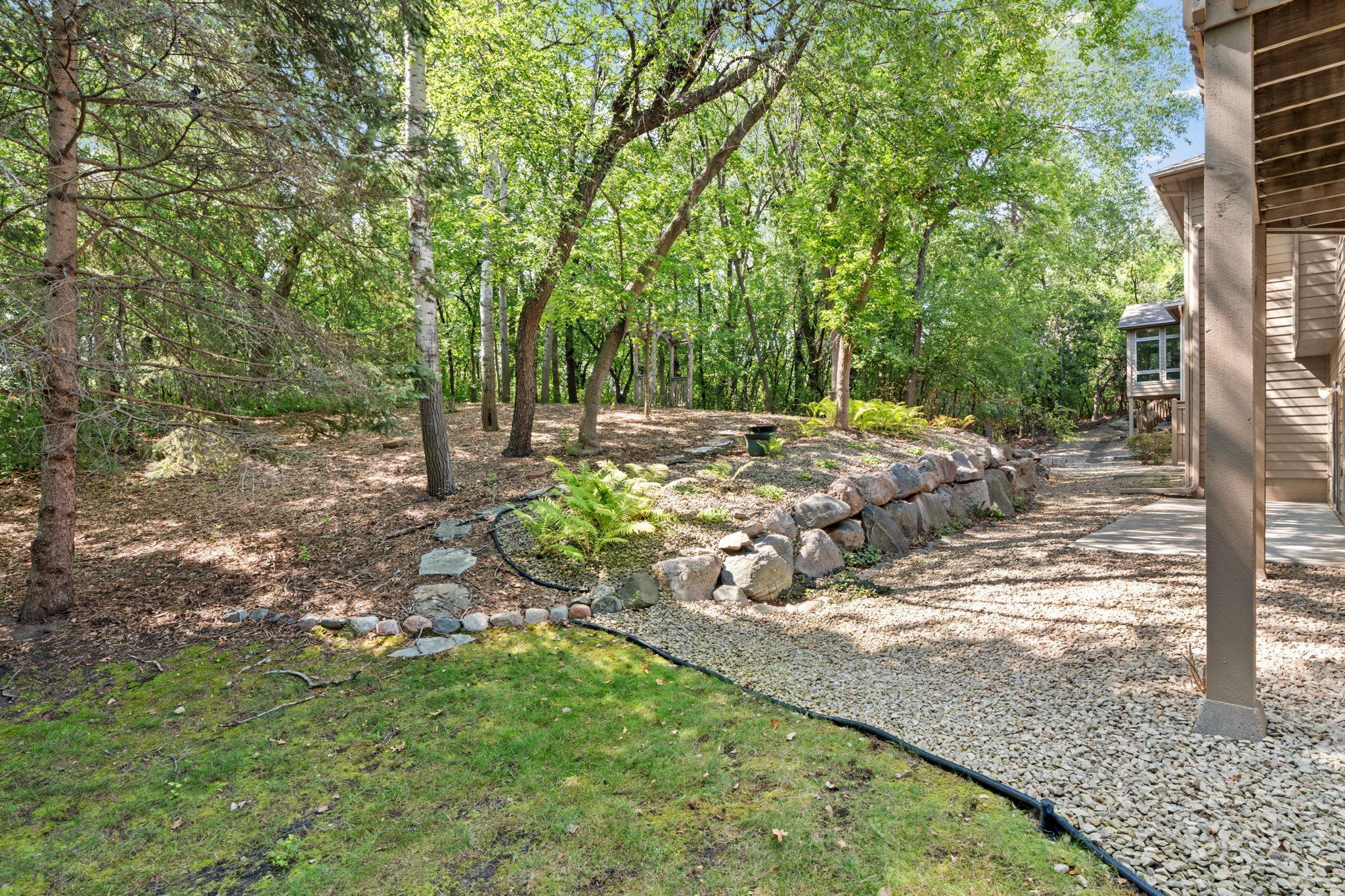 View of Residential at 8975 Hunters Way, Apple Valley MN 55124, Apple Valley (25 of 27) - Mike Wilen | Minnesota Team Real Estate
