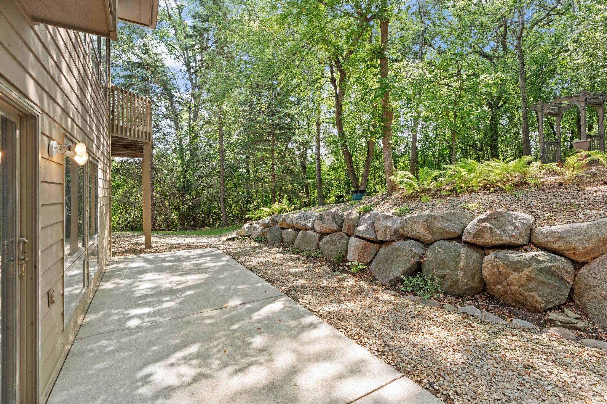 View of Residential at 8975 Hunters Way, Apple Valley MN 55124, Apple Valley (24 of 27) - Mike Wilen | Minnesota Team Real Estate