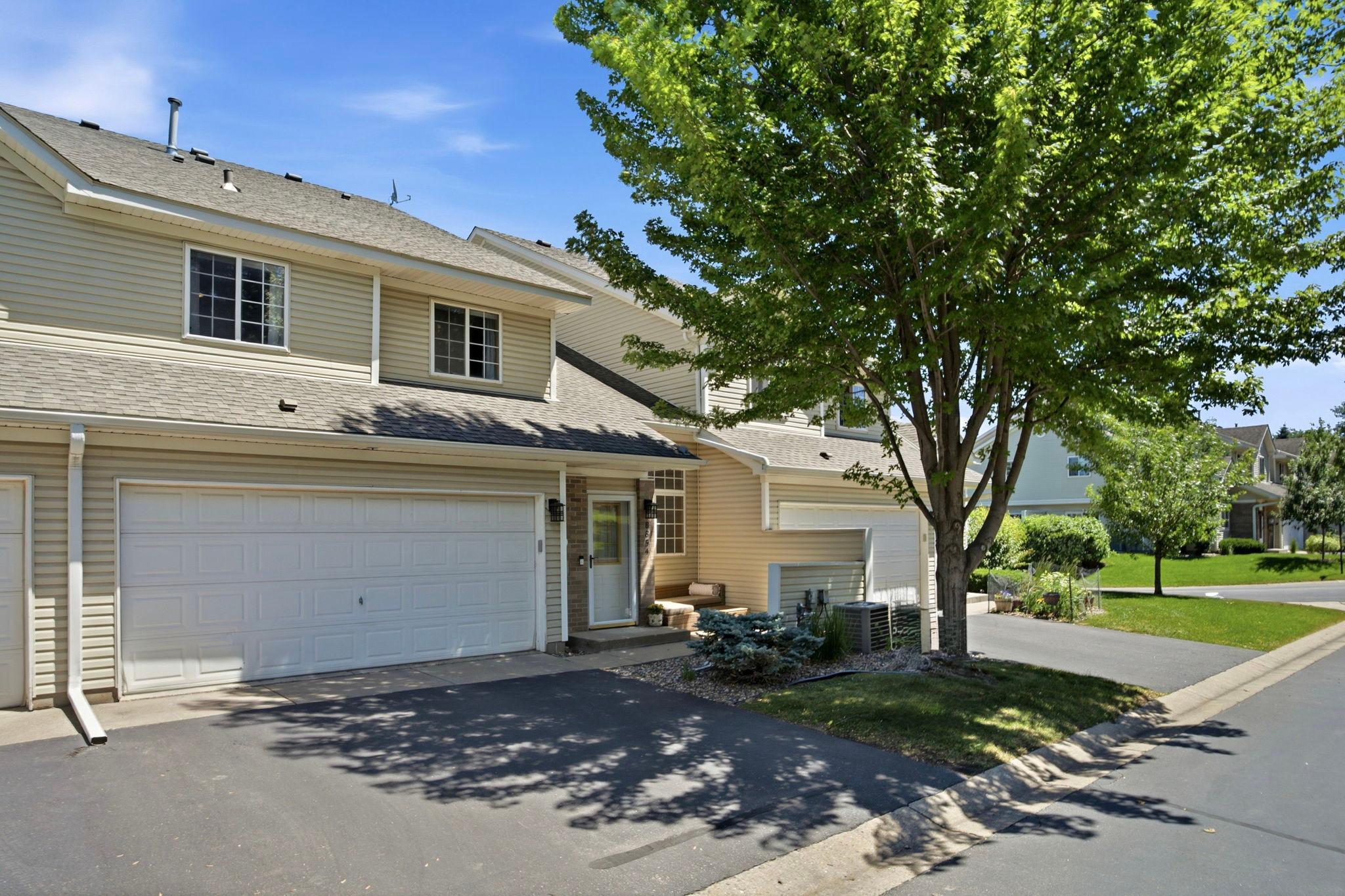 View of Residential at 8854 Spring Lane, Woodbury MN 55125, Woodbury (4 of 32) - Mike Wilen | Minnesota Team Real Estate