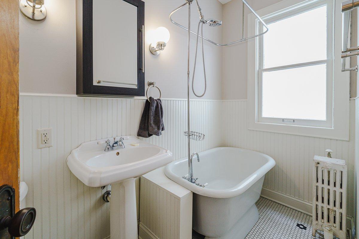 View of Residential at 2895 James Avenue #4, Minneapolis MN 55408, Minneapolis (27 of 47) - Mike Wilen | Minnesota Team Real Estate