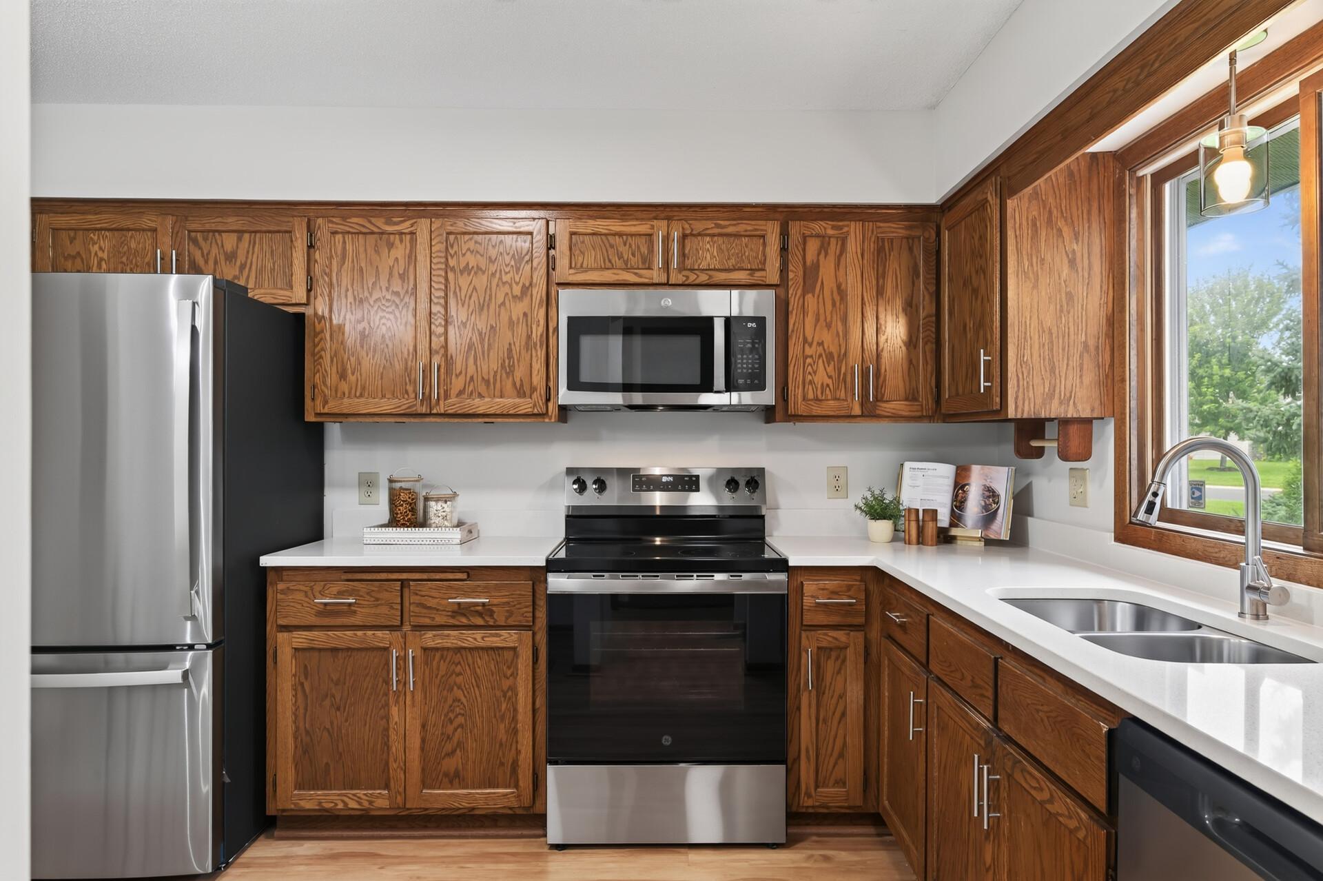 View of Residential at 422 95th Lane, Blaine MN 55434, Blaine (6 of 32) - Mike Wilen | Minnesota Team Real Estate