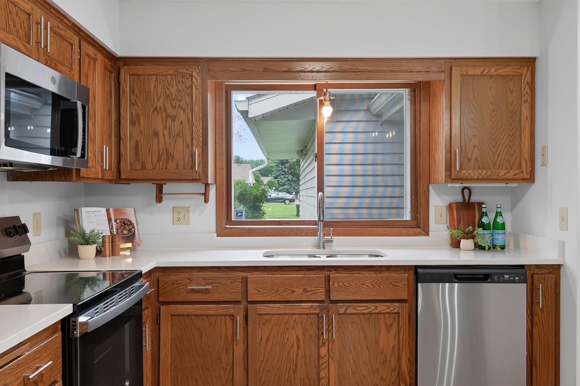 View of Residential at 422 95th Lane, Blaine MN 55434, Blaine (16 of 32) - Mike Wilen | Minnesota Team Real Estate