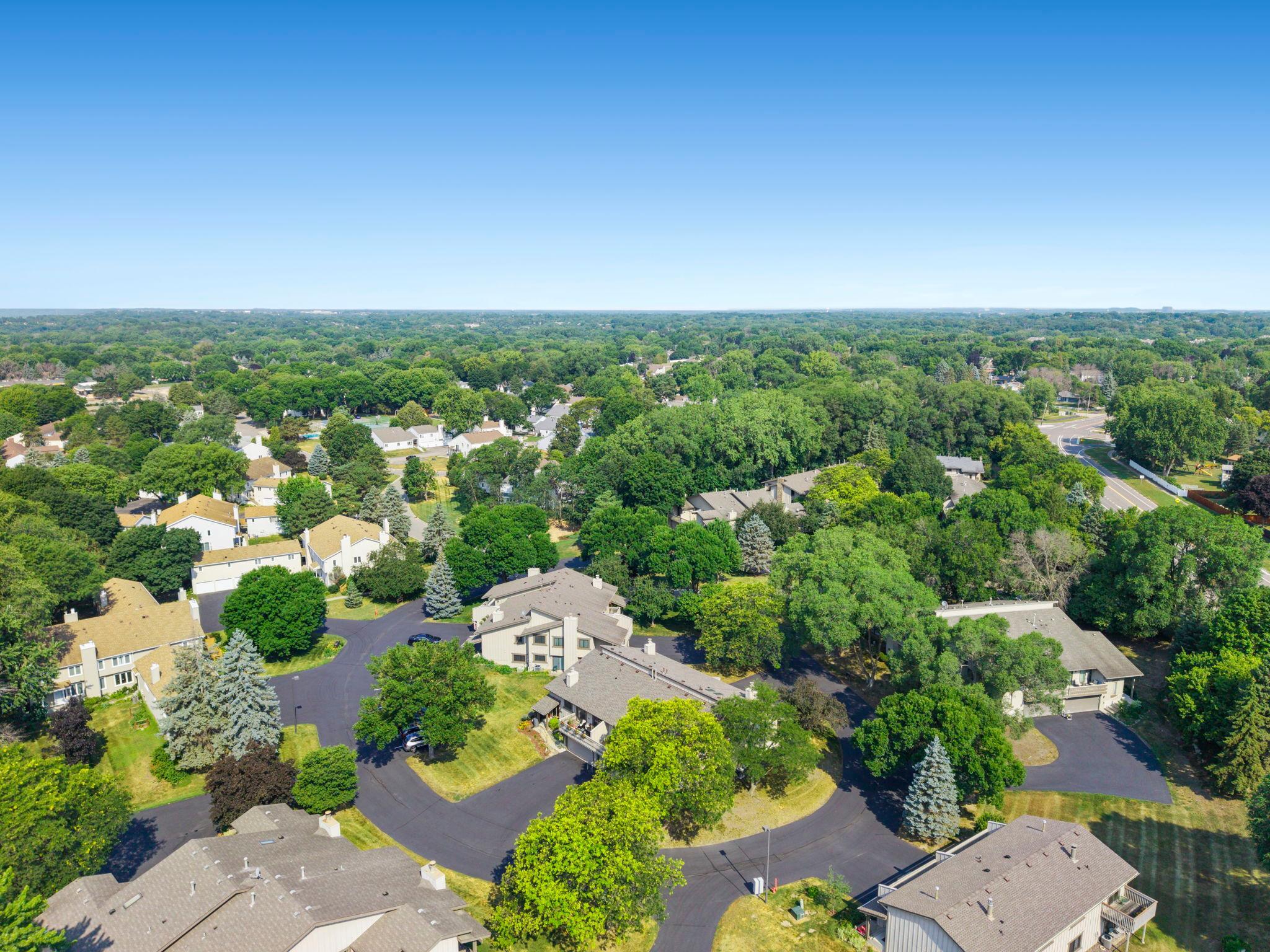 View of Residential at 7232 Woodstock Curve, Bloomington MN 55438, Bloomington (32 of 36) - Mike Wilen | Minnesota Team Real Estate