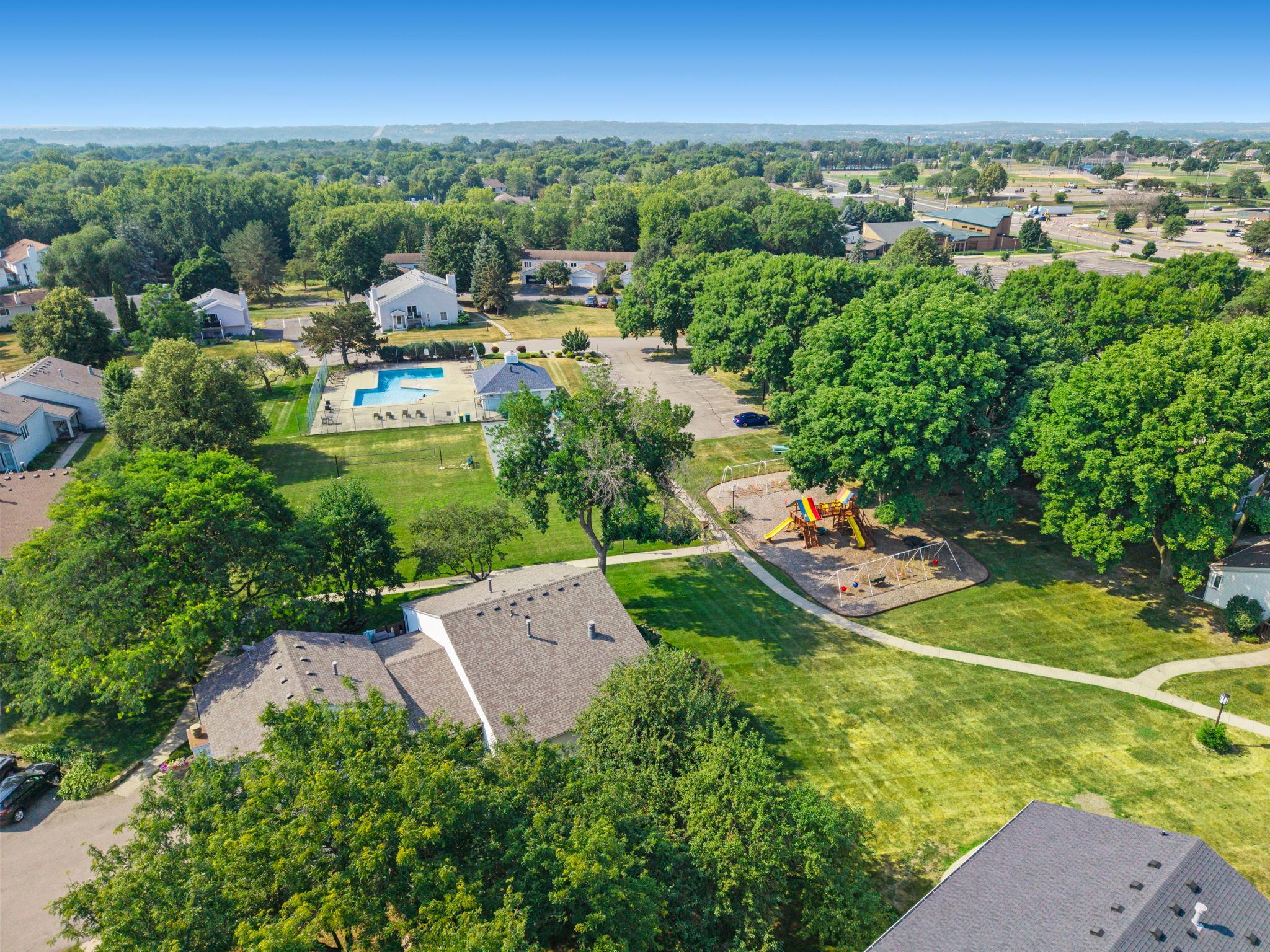 View of Residential at 7232 Woodstock Curve, Bloomington MN 55438, Bloomington (29 of 36) - Mike Wilen | Minnesota Team Real Estate