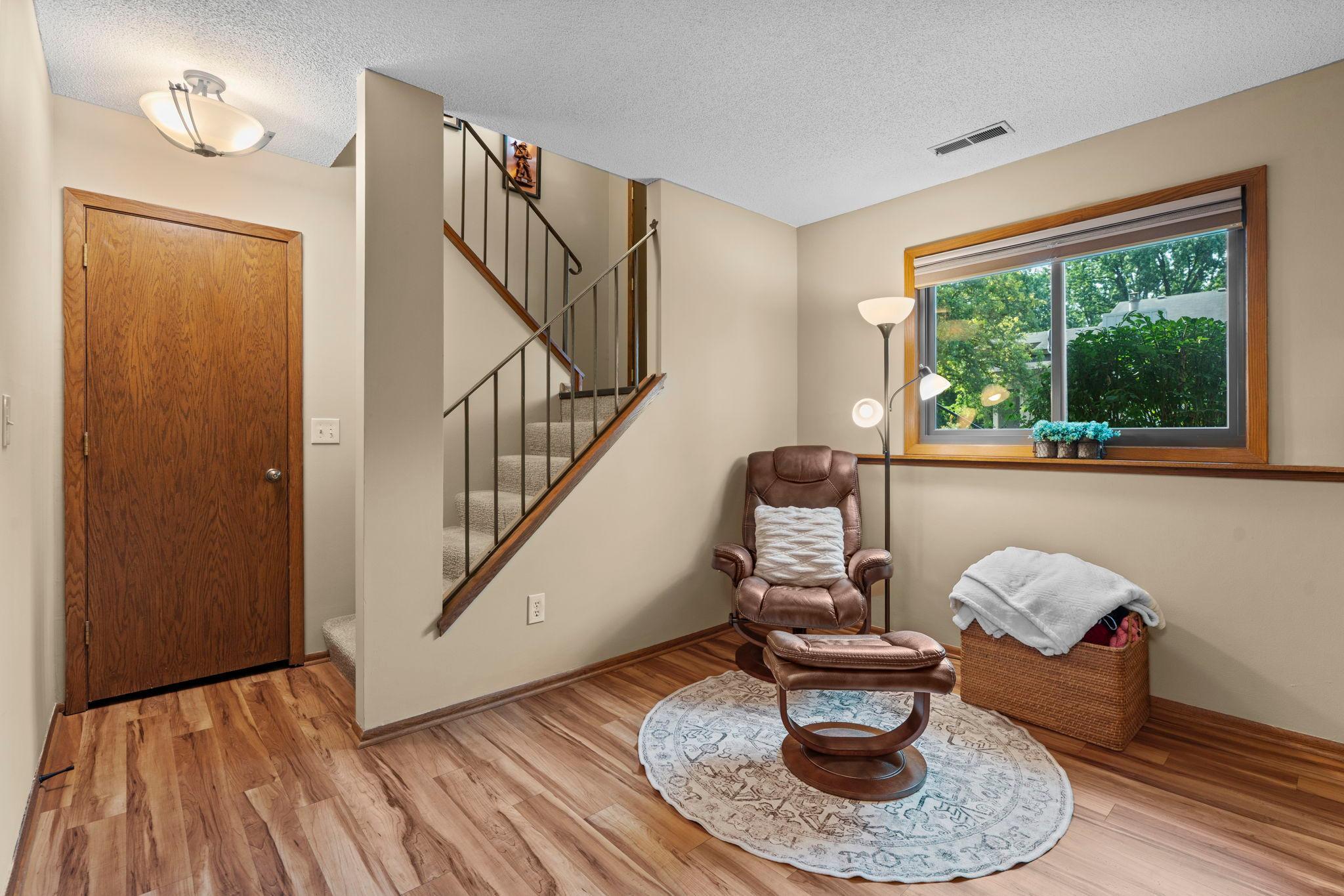 View of Residential at 7232 Woodstock Curve, Bloomington MN 55438, Bloomington (23 of 36) - Mike Wilen | Minnesota Team Real Estate