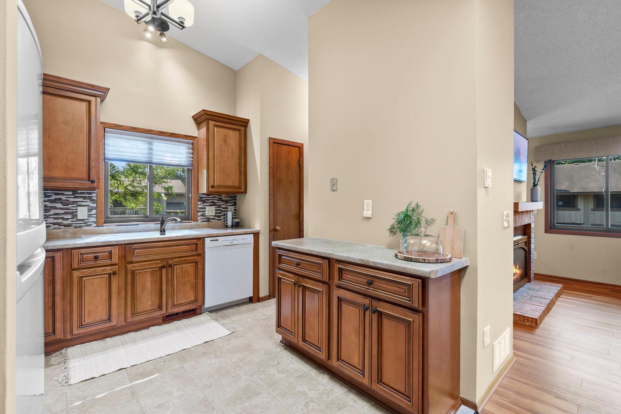 View of Residential at 7232 Woodstock Curve, Bloomington MN 55438, Bloomington (16 of 36) - Mike Wilen | Minnesota Team Real Estate