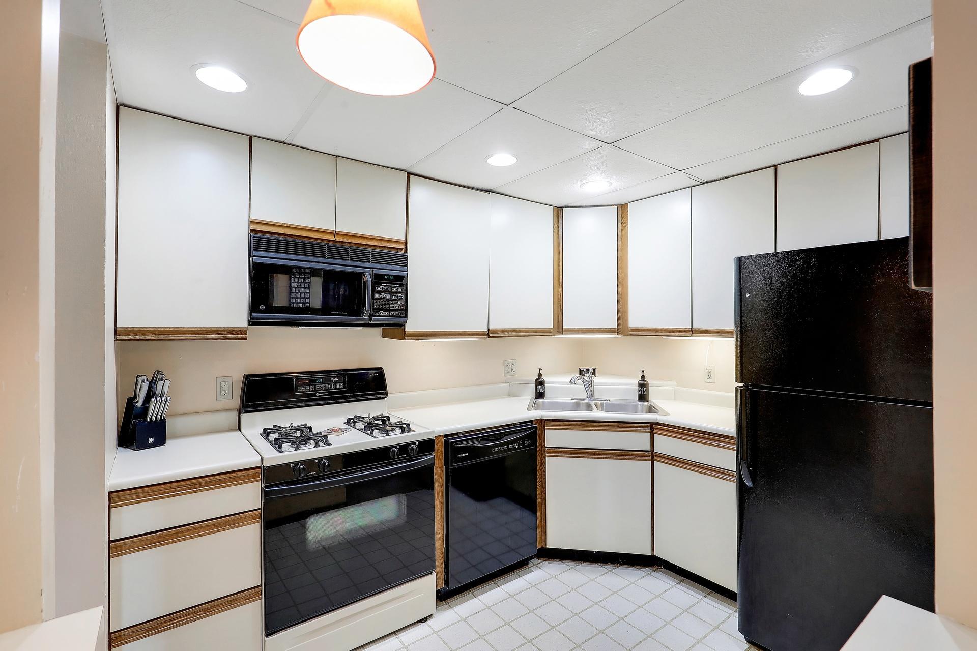 View of Residential at 6710 Vernon Avenue #406, Edina MN 55436, Edina (8 of 30) - Mike Wilen | Minnesota Team Real Estate