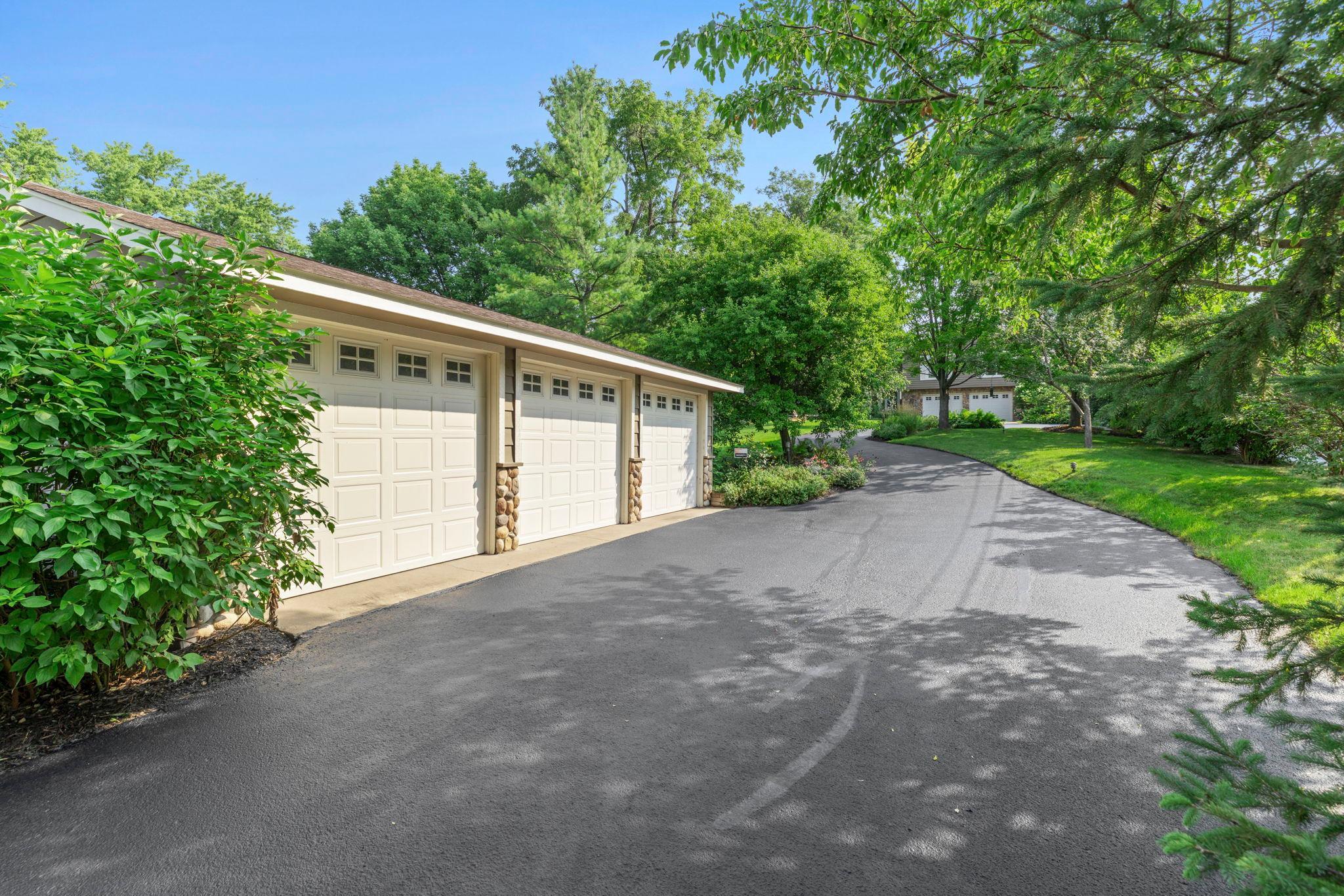 View of Residential at 162 Peninsula Road, Medicine Lake MN 55441, Medicine Lake (39 of 46) - Mike Wilen | Minnesota Team Real Estate
