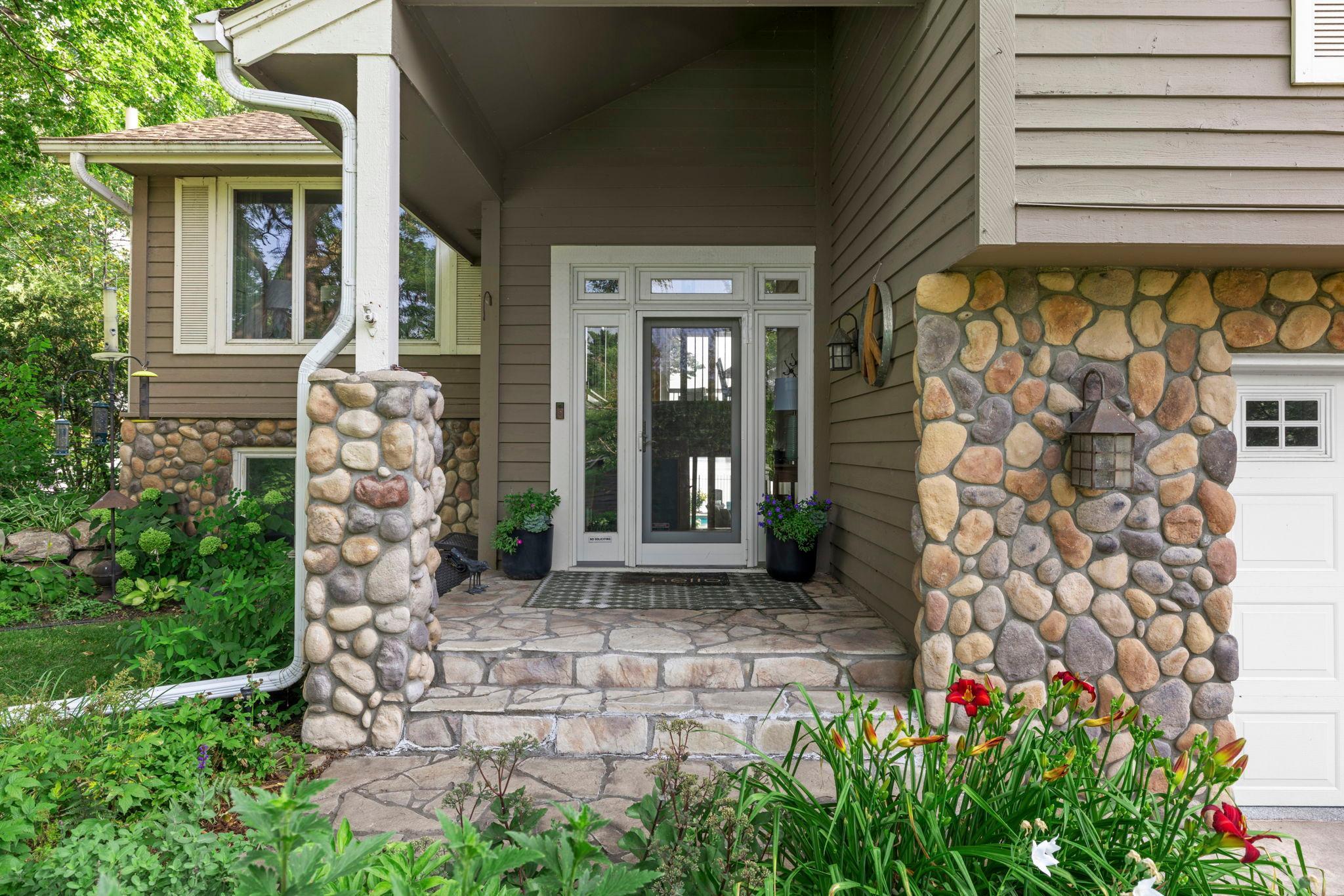 View of Residential at 162 Peninsula Road, Medicine Lake MN 55441, Medicine Lake (8 of 46) - Mike Wilen | Minnesota Team Real Estate