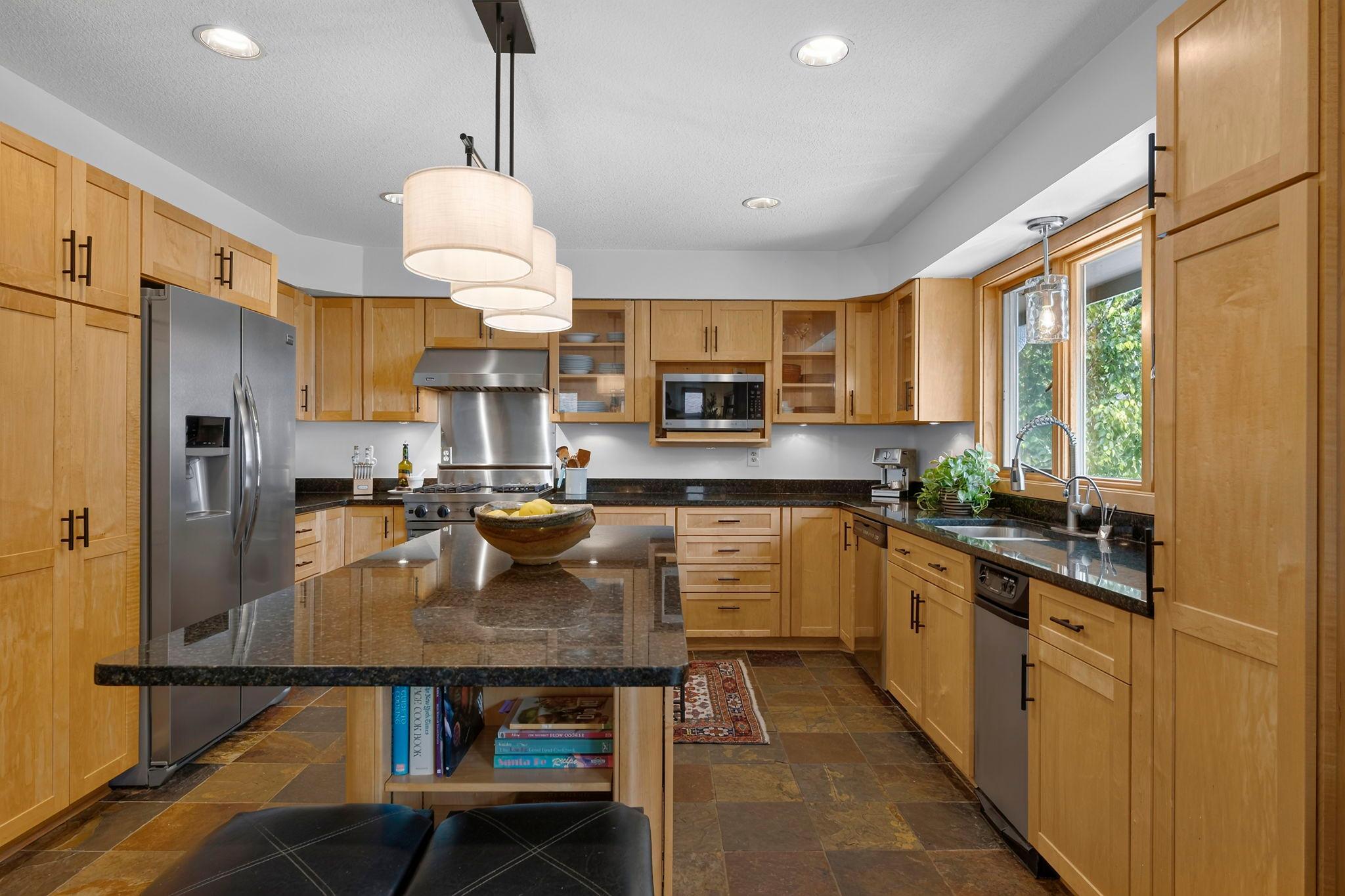 View of Residential at 162 Peninsula Road, Medicine Lake MN 55441, Medicine Lake (5 of 46) - Mike Wilen | Minnesota Team Real Estate