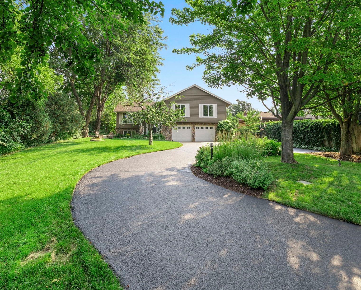 View of Residential at 162 Peninsula Road, Medicine Lake MN 55441, Medicine Lake (37 of 46) - Mike Wilen | Minnesota Team Real Estate