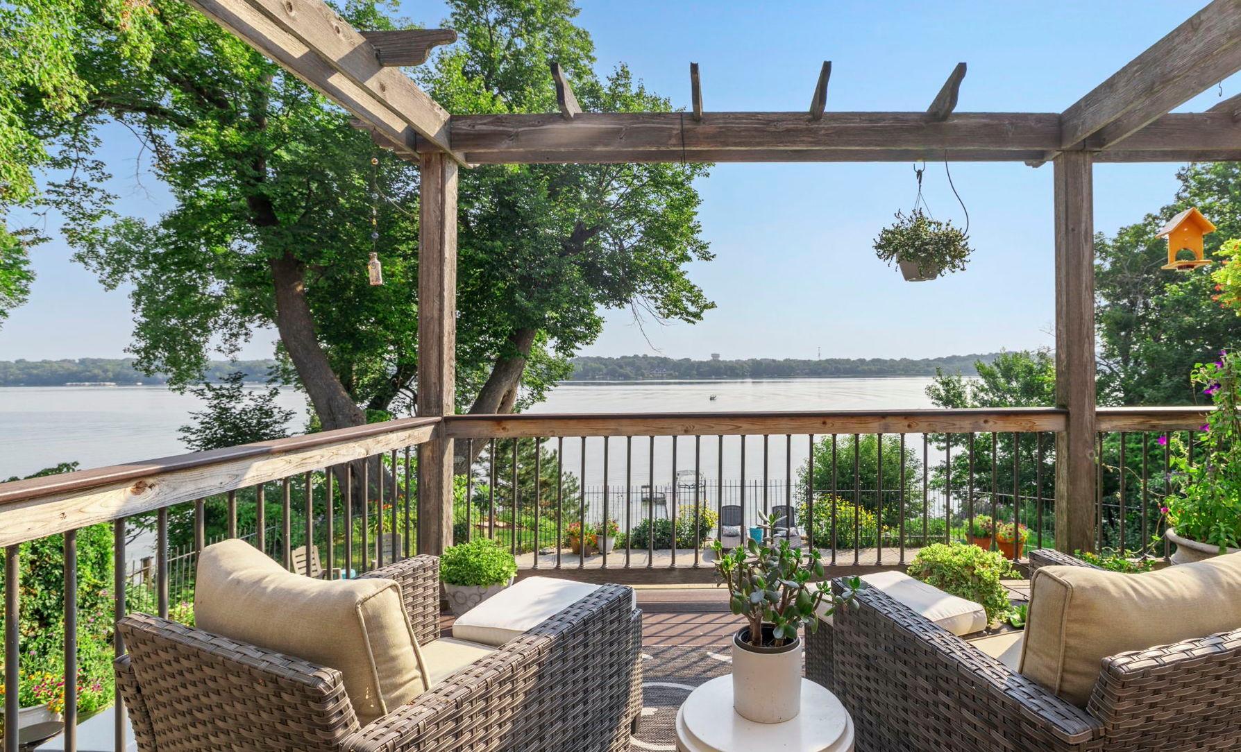 View of Residential at 162 Peninsula Road, Medicine Lake MN 55441, Medicine Lake (4 of 46) - Mike Wilen | Minnesota Team Real Estate