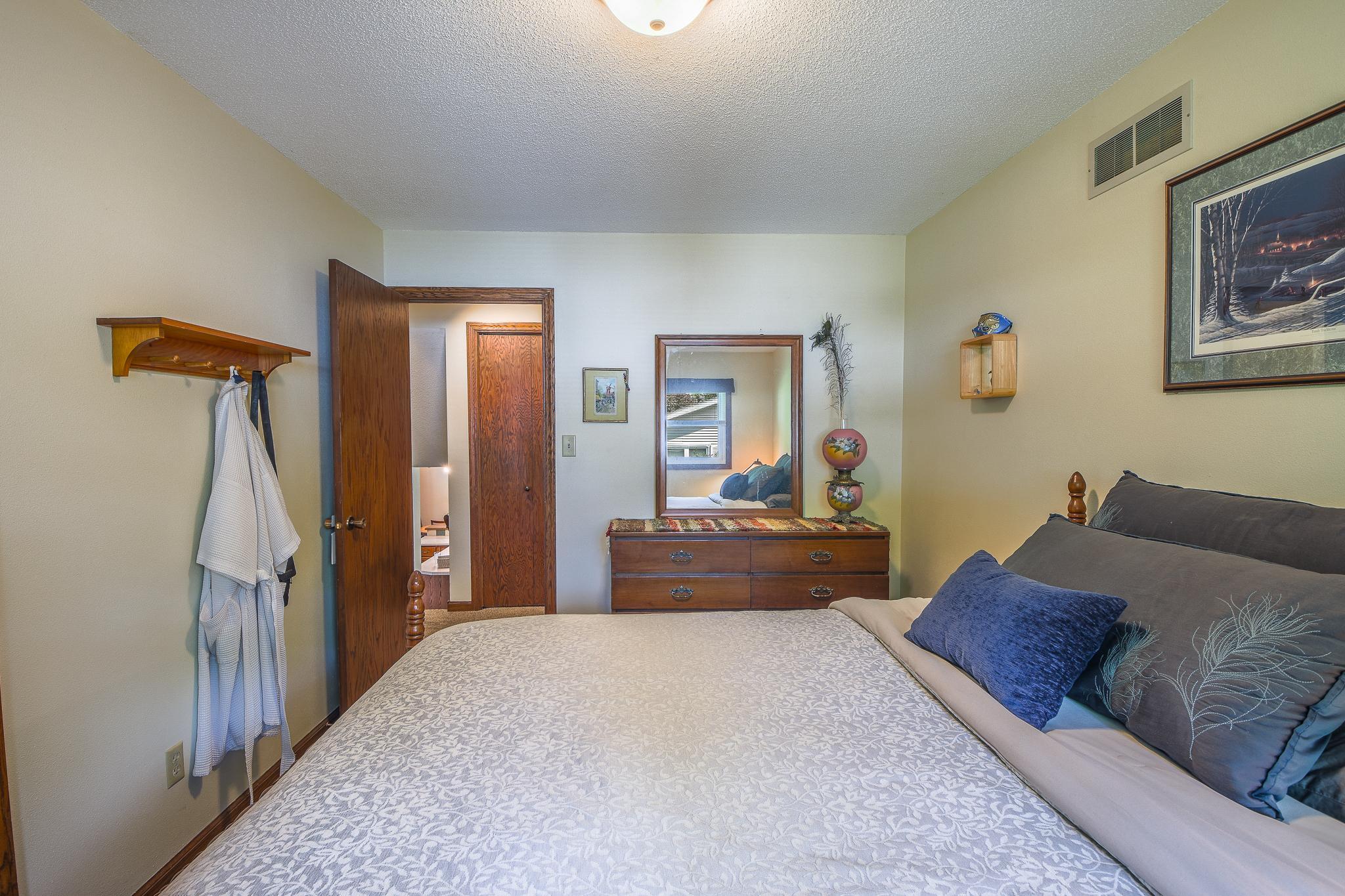 View of Residential at 944 Longview Drive, Saint Cloud MN 56304, Saint Cloud (24 of 44) - Mike Wilen | Minnesota Team Real Estate