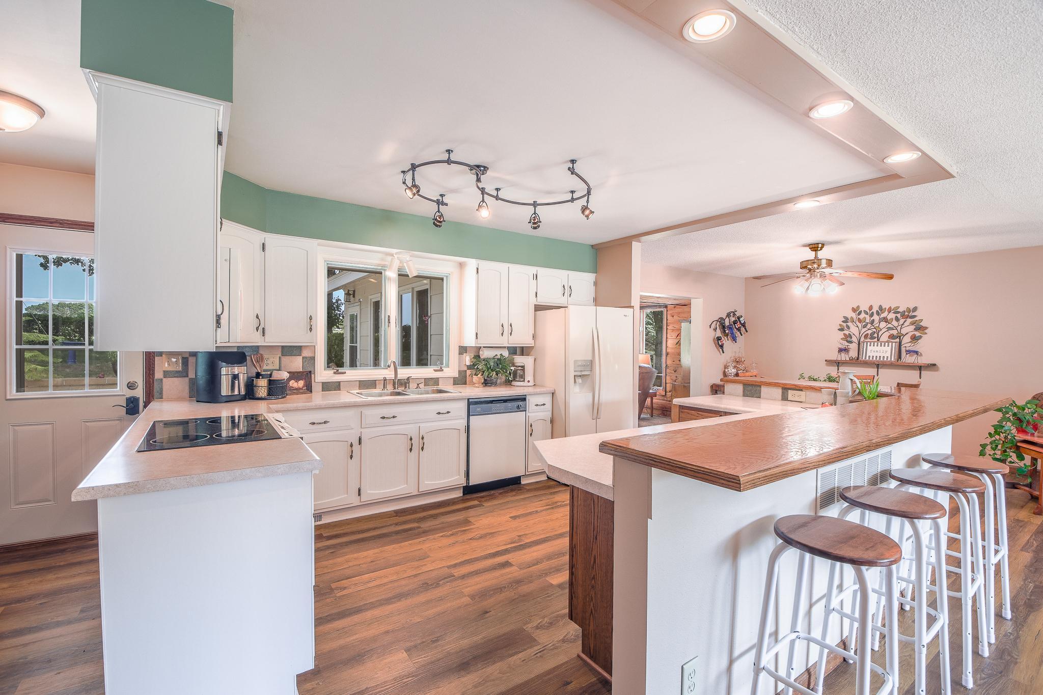 View of Residential at 944 Longview Drive, Saint Cloud MN 56304, Saint Cloud (7 of 44) - Mike Wilen | Minnesota Team Real Estate