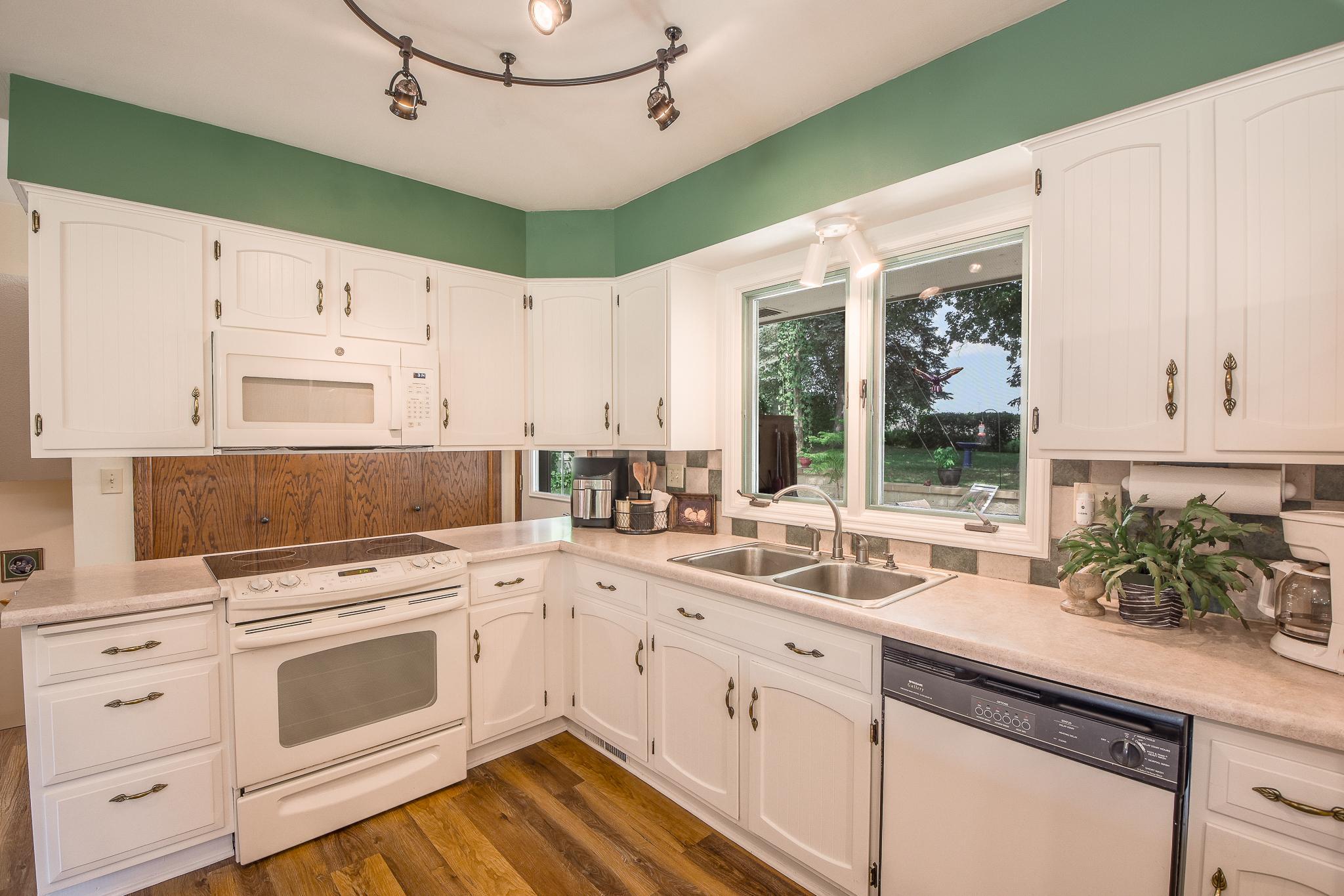 View of Residential at 944 Longview Drive, Saint Cloud MN 56304, Saint Cloud (6 of 44) - Mike Wilen | Minnesota Team Real Estate