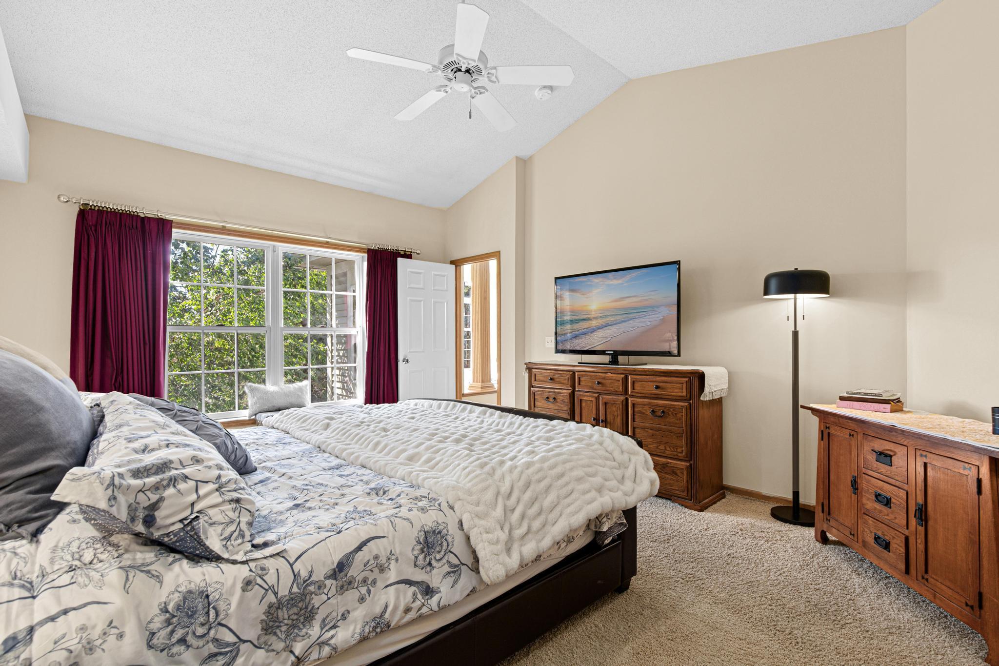 View of Residential at 408 Holly Lane, Oakdale MN 55128, Oakdale (23 of 50) - Mike Wilen | Minnesota Team Real Estate