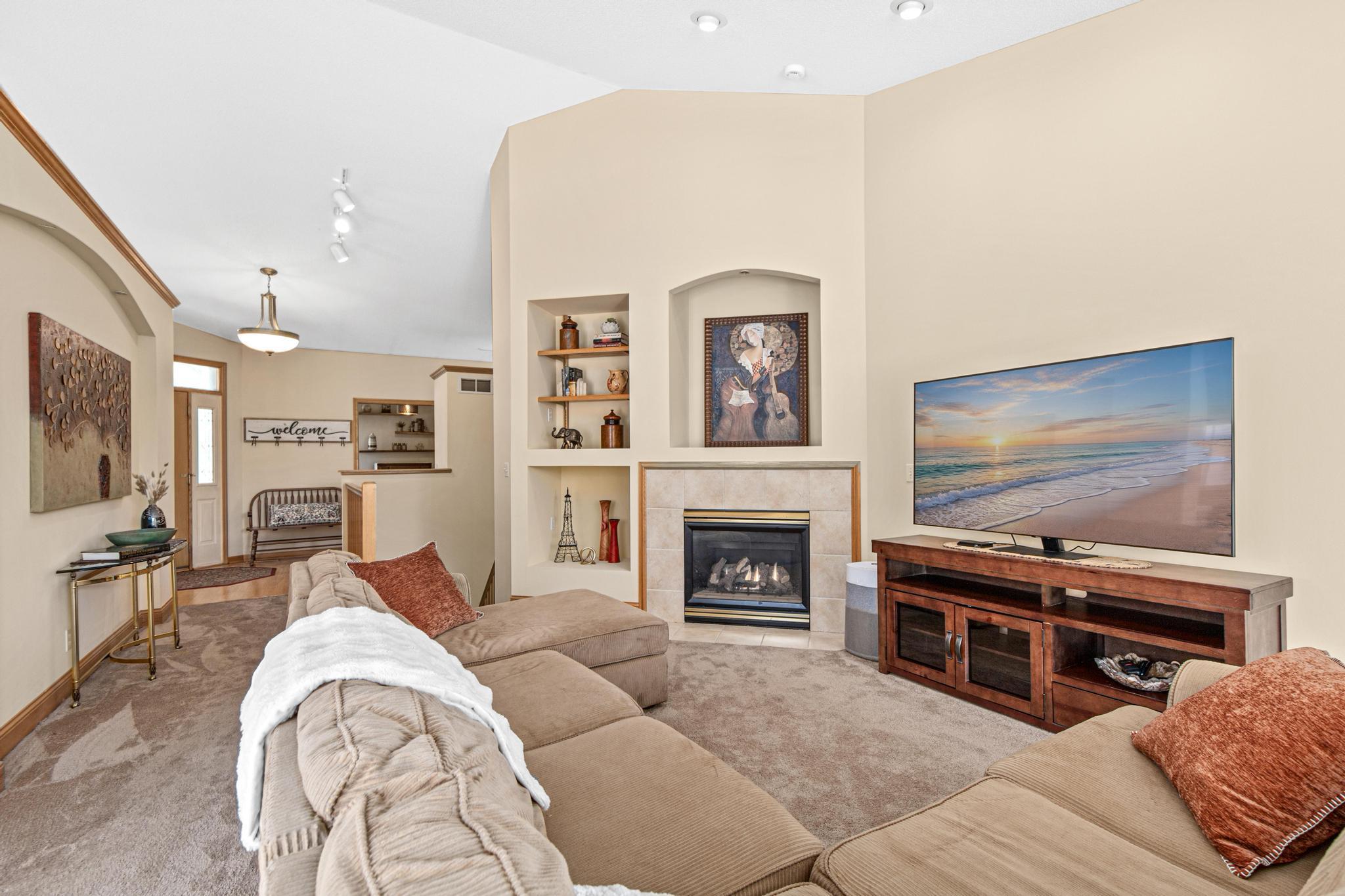 View of Residential at 408 Holly Lane, Oakdale MN 55128, Oakdale (17 of 50) - Mike Wilen | Minnesota Team Real Estate